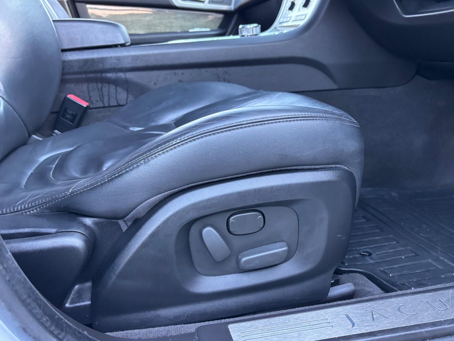 Used Jaguar XF 2013 for sale - 76765218: Photo 21