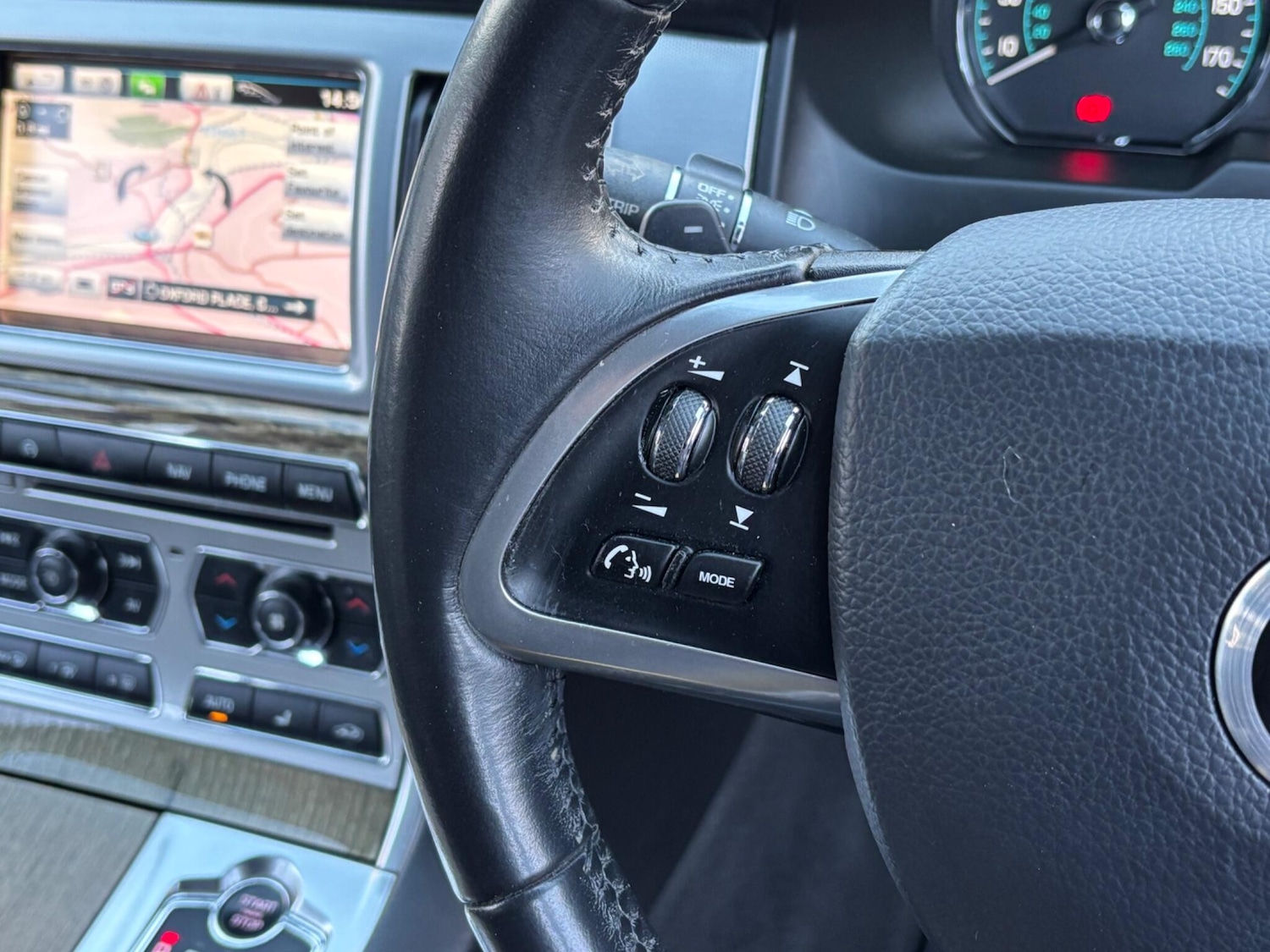 Used Jaguar XF 2013 for sale - 76765218: Photo 73