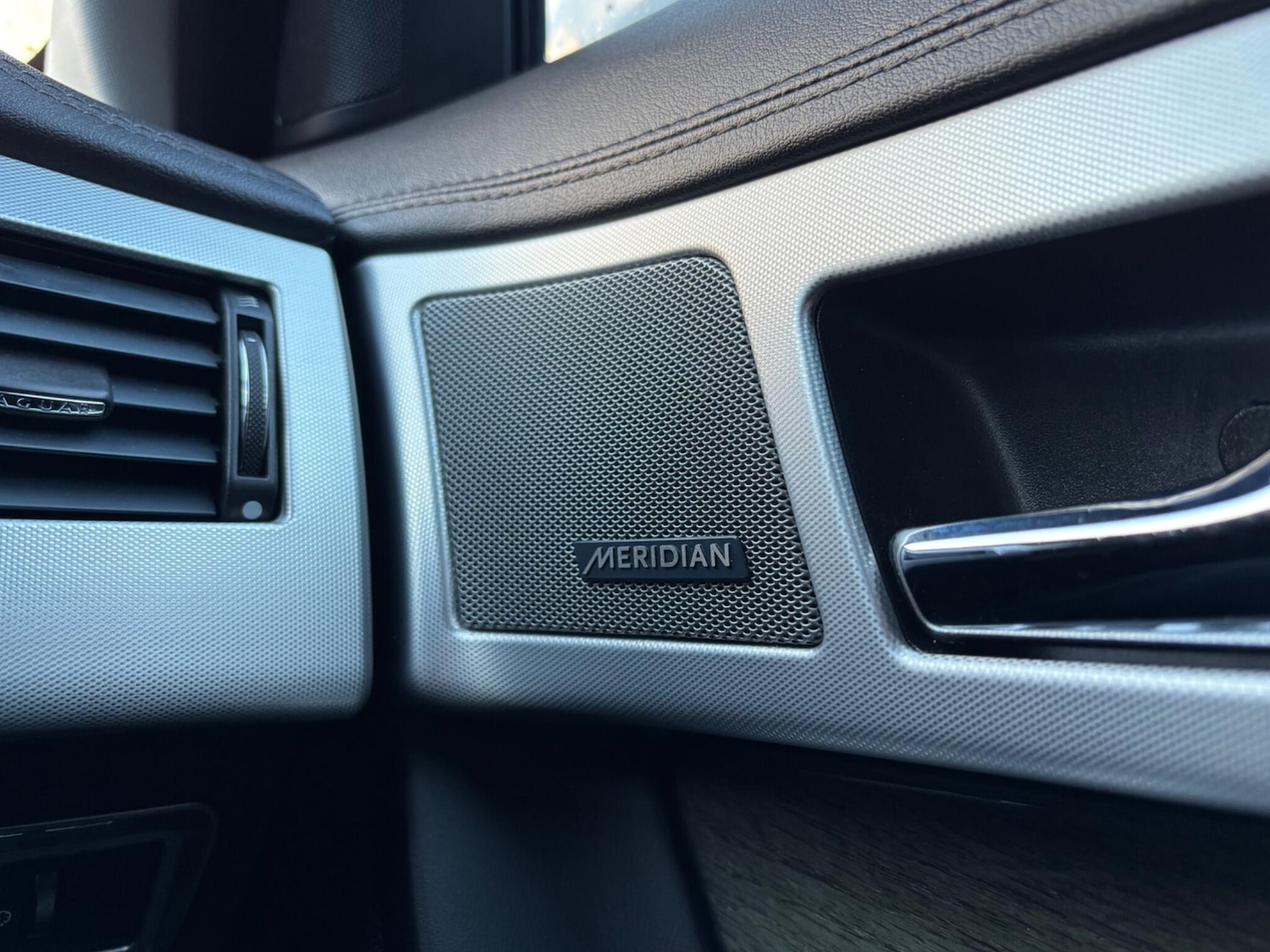 Used Jaguar XF 2013 for sale - 76765218: Photo 81