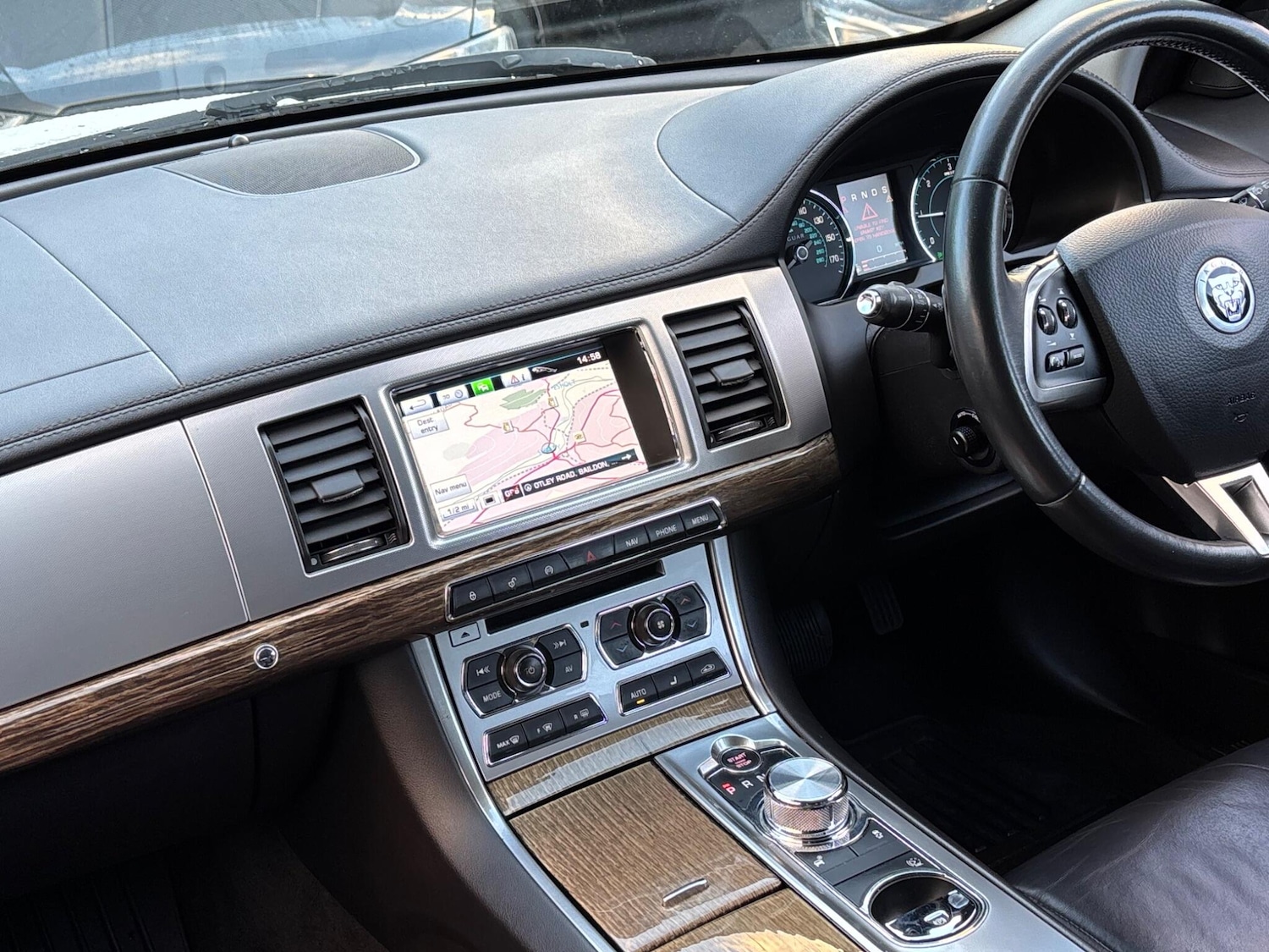 Used Jaguar XF 2013 for sale - 76765218: Photo 84