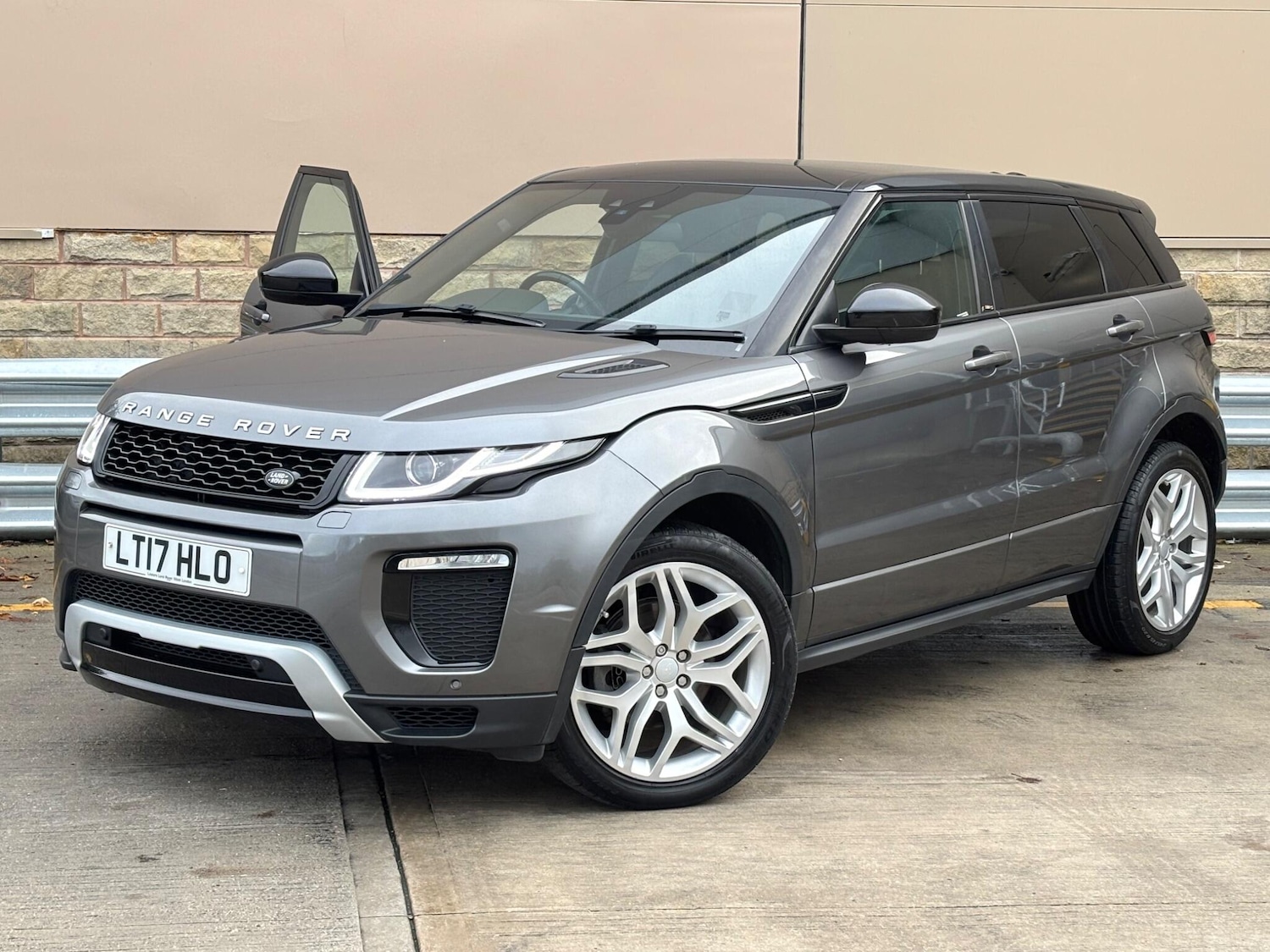 Used Land Rover Range Rover Evoque for sale - 76484942: Photo 2