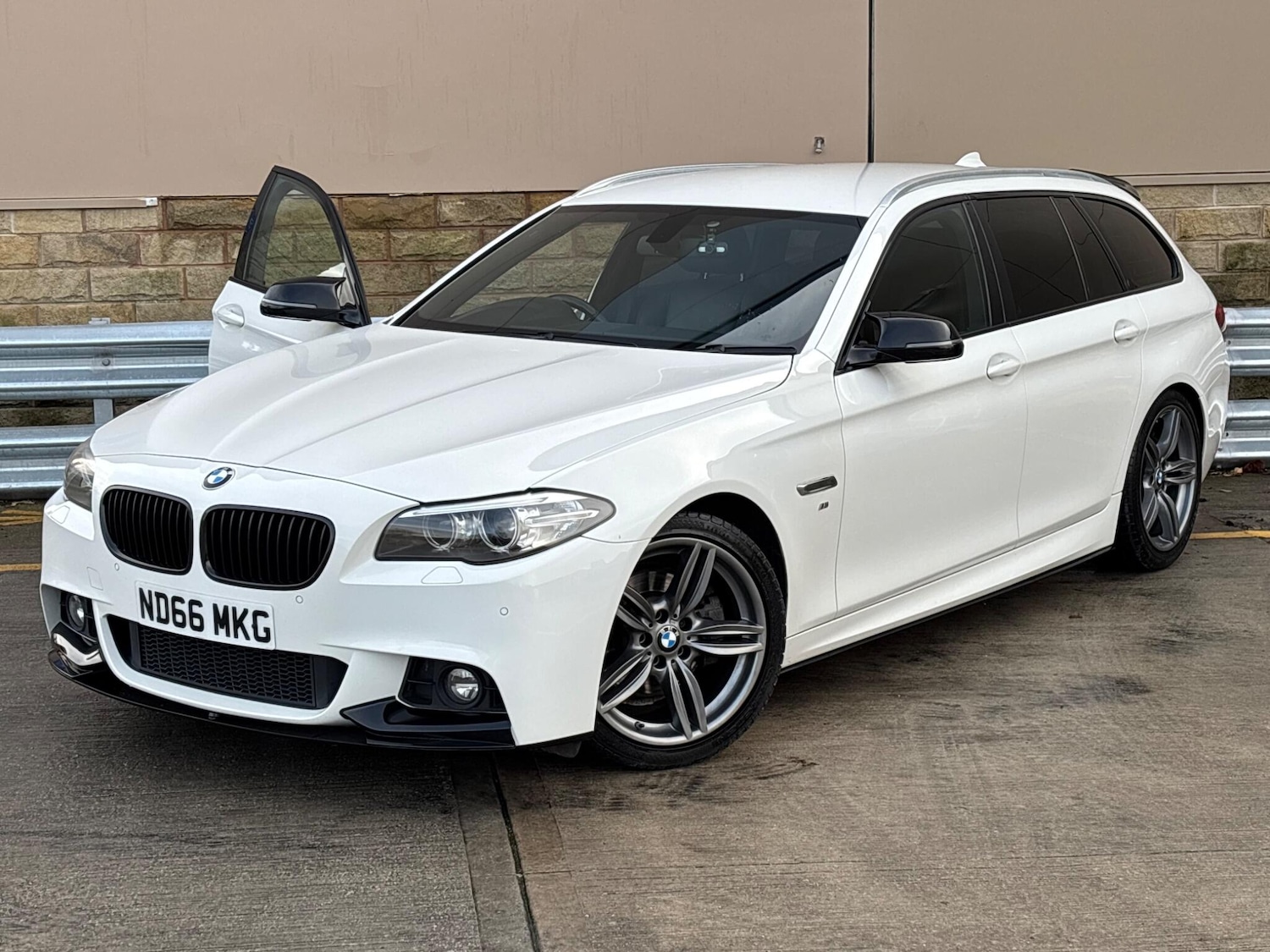 Used BMW 5 Series 2016 for sale - 76936326: Photo 2