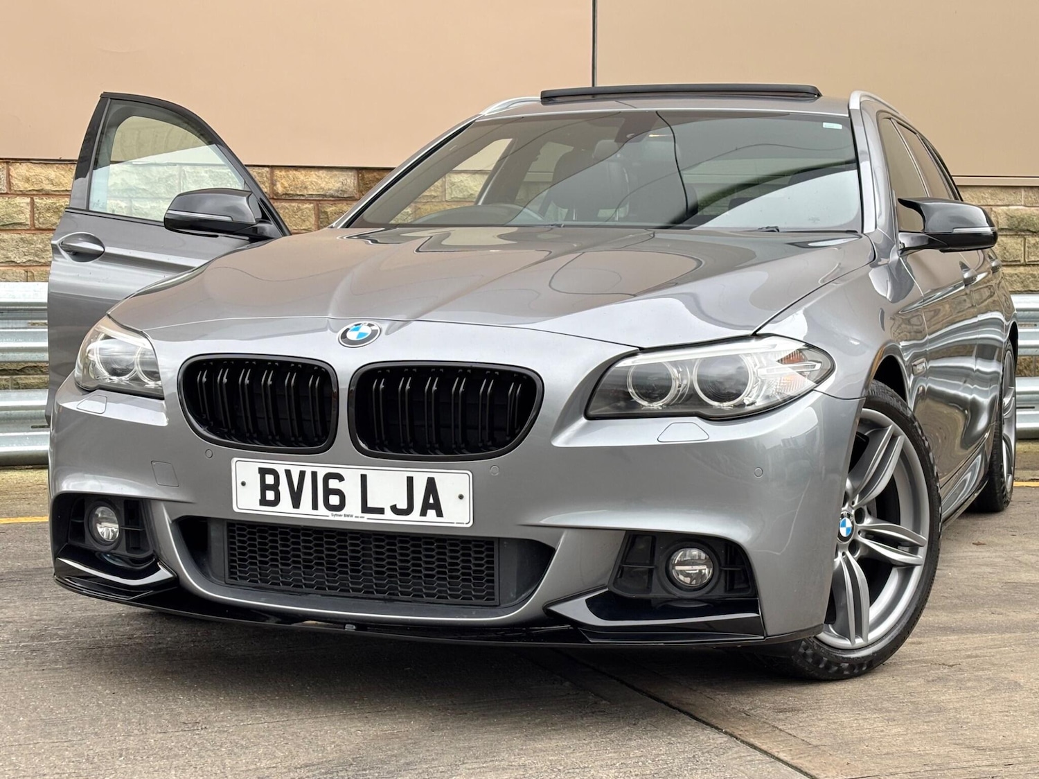 Used BMW 5 Series 2016 for sale - 77016516: Photo 28