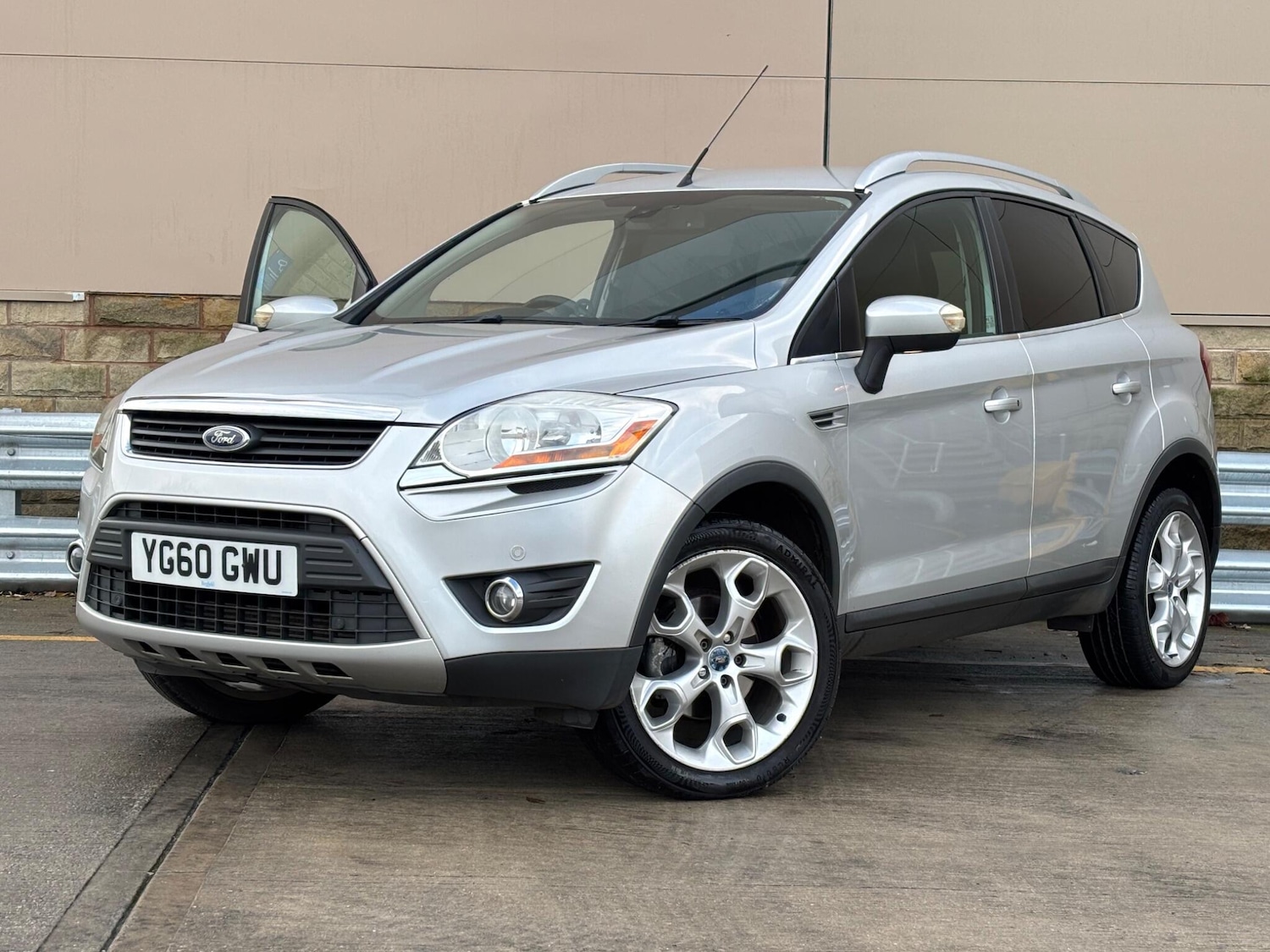 Used Ford Kuga 2010 for sale - 76936433: Photo 25
