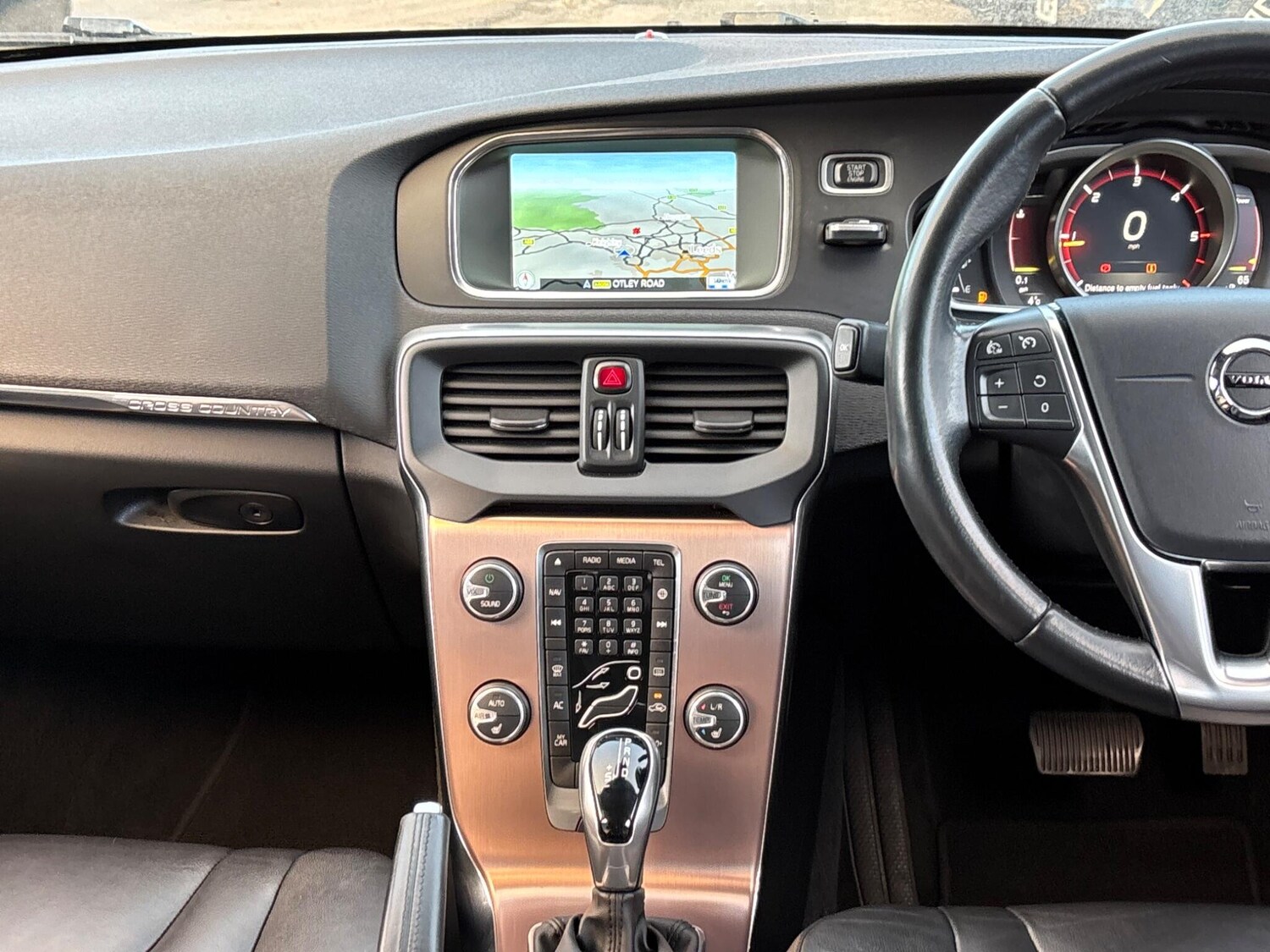 Used Volvo V40 2017 for sale - 77994367: Photo 14