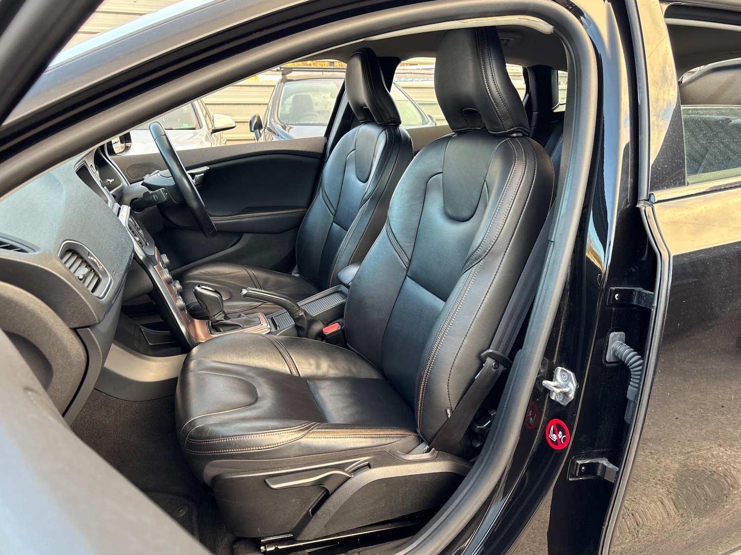 Used Volvo V40 2017 for sale - 77994367: Photo 22