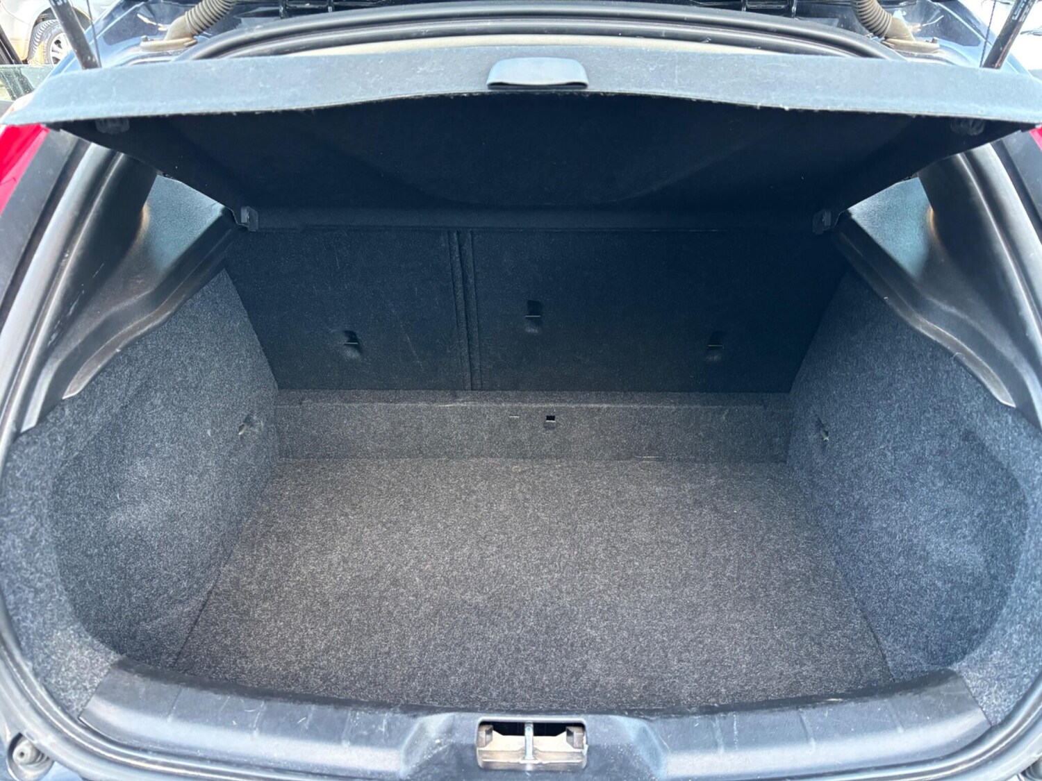 Used Volvo V40 2017 for sale - 77994367: Photo 24