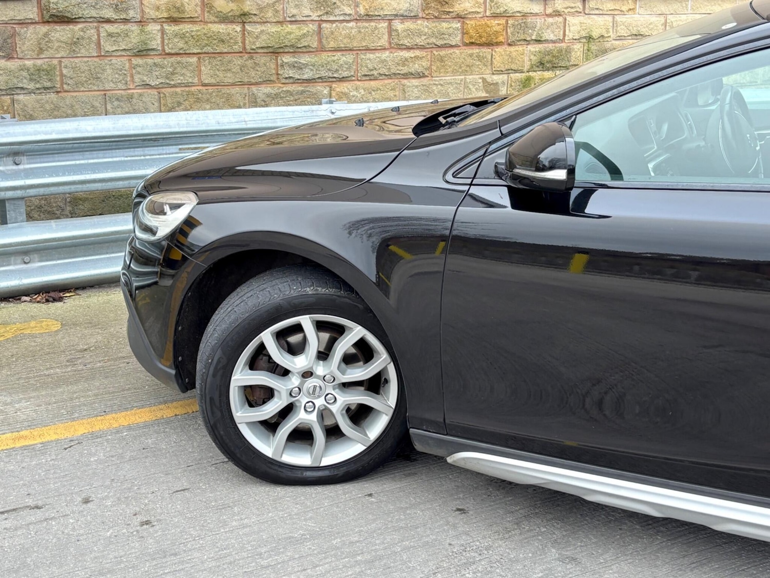 Used Volvo V40 2017 for sale - 77994367: Photo 41