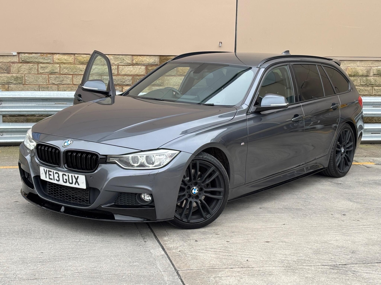 Used BMW 3 Series 2013 for sale - 77794009: Photo 2