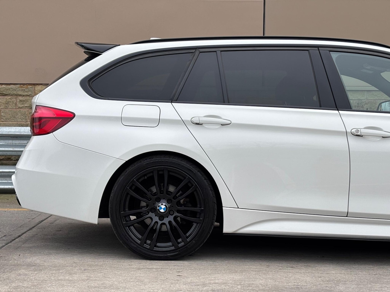 Used BMW 3 Series 2015 for sale - 77799414: Photo 32