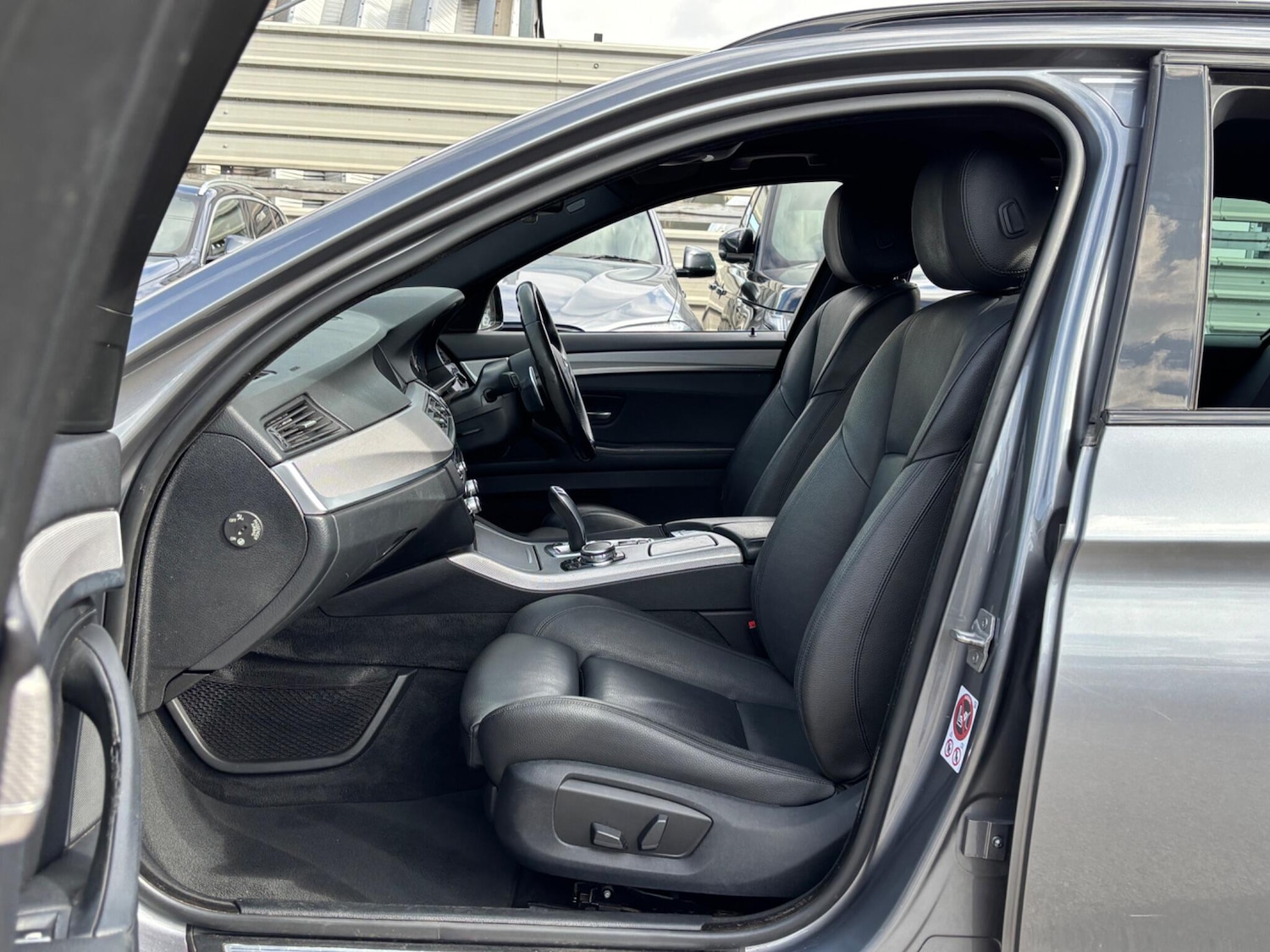 Used BMW 5 Series 2015 for sale - 78058129: Photo 42