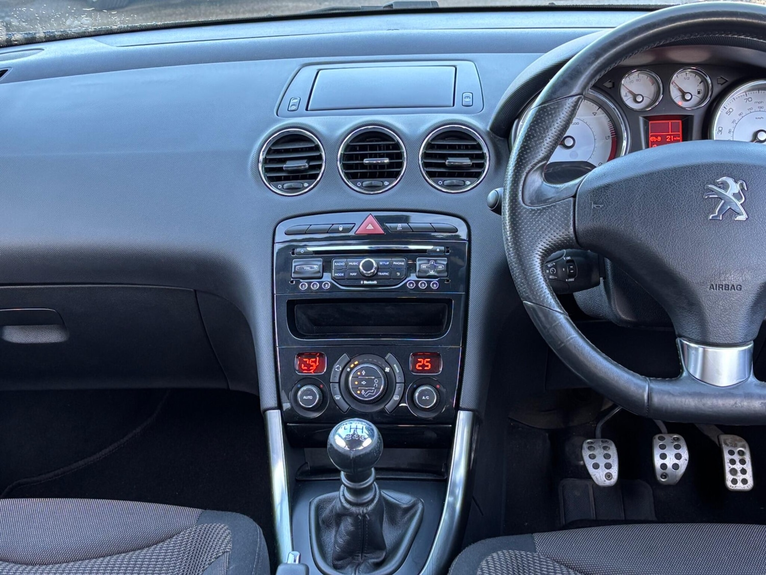 Used Peugeot 308 2013 for sale - 77331252: Photo 15