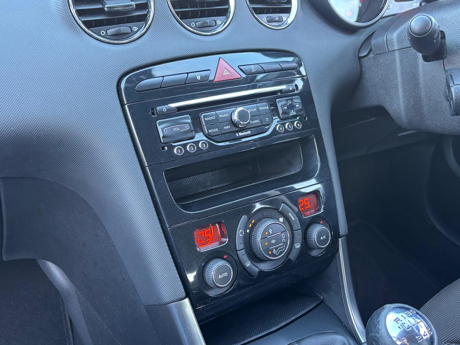 Used Peugeot 308 2013 for sale - 77331252: Photo 46