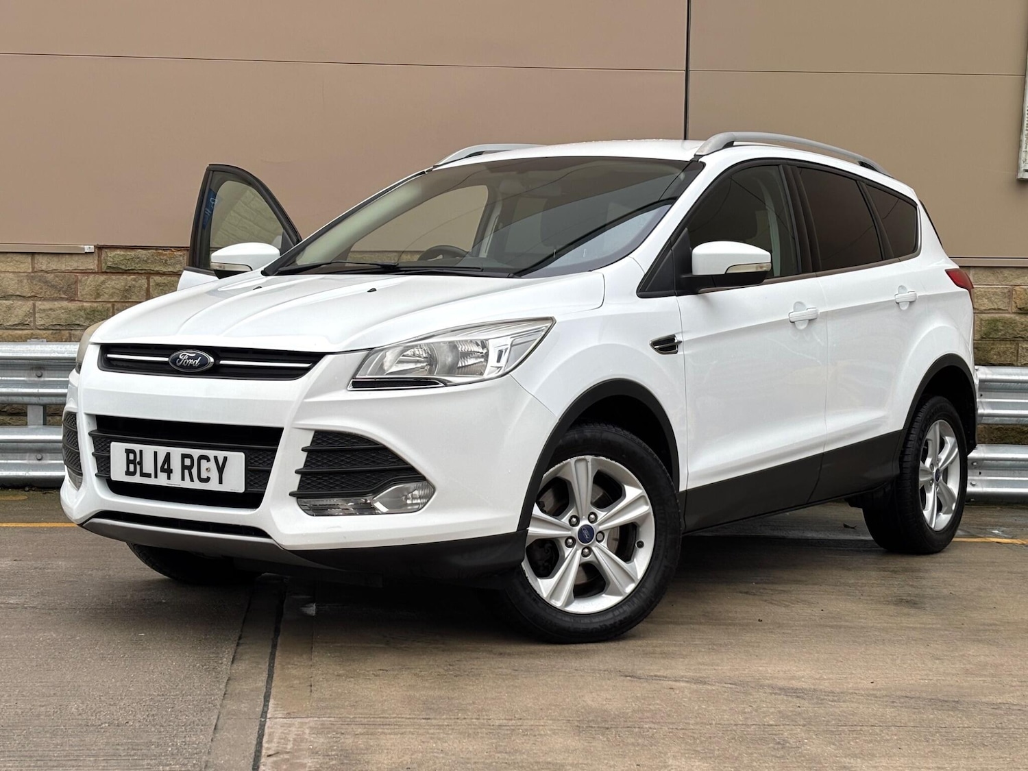 Used Ford Kuga 2014 for sale - 77440274: Photo 24