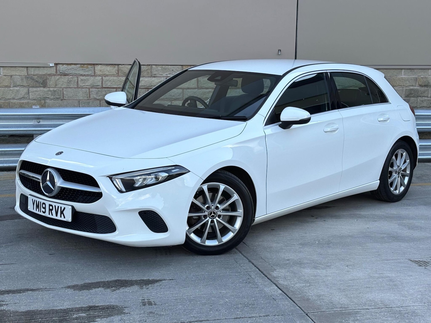 Used Mercedes-Benz A-Class 2019 for sale - 76179482: Photo 2
