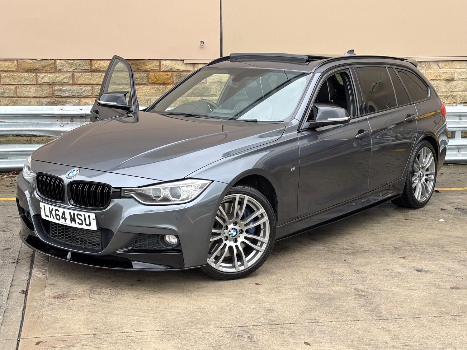 Used BMW 3 Series 2014 for sale - 76592099: Photo 2