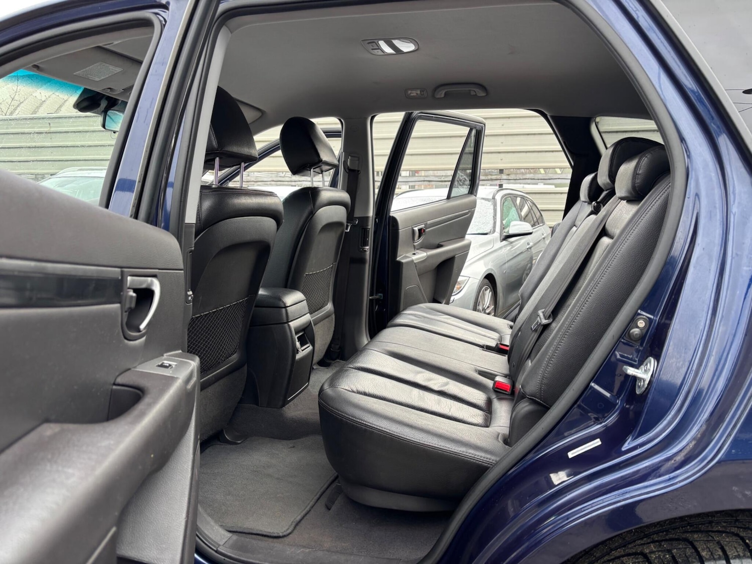 Used Hyundai Santa Fe 2011 for sale - 77120656: Photo 22