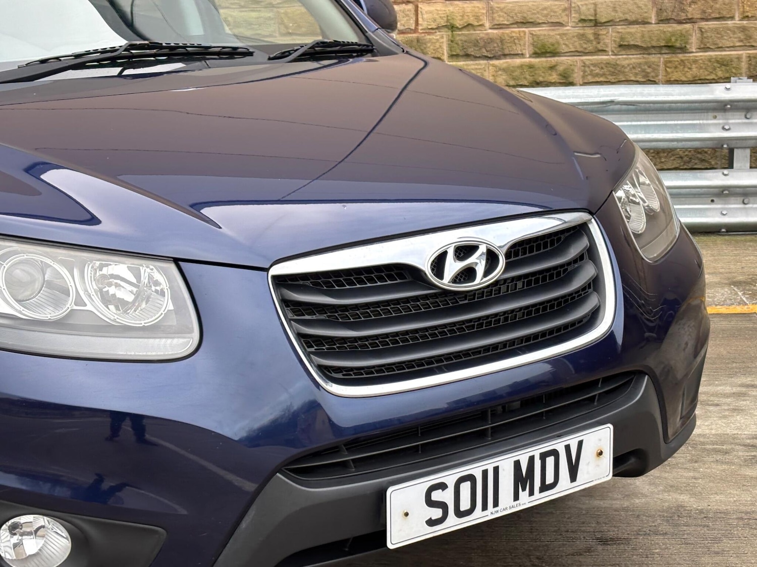 Used Hyundai Santa Fe 2011 for sale - 77120656: Photo 29