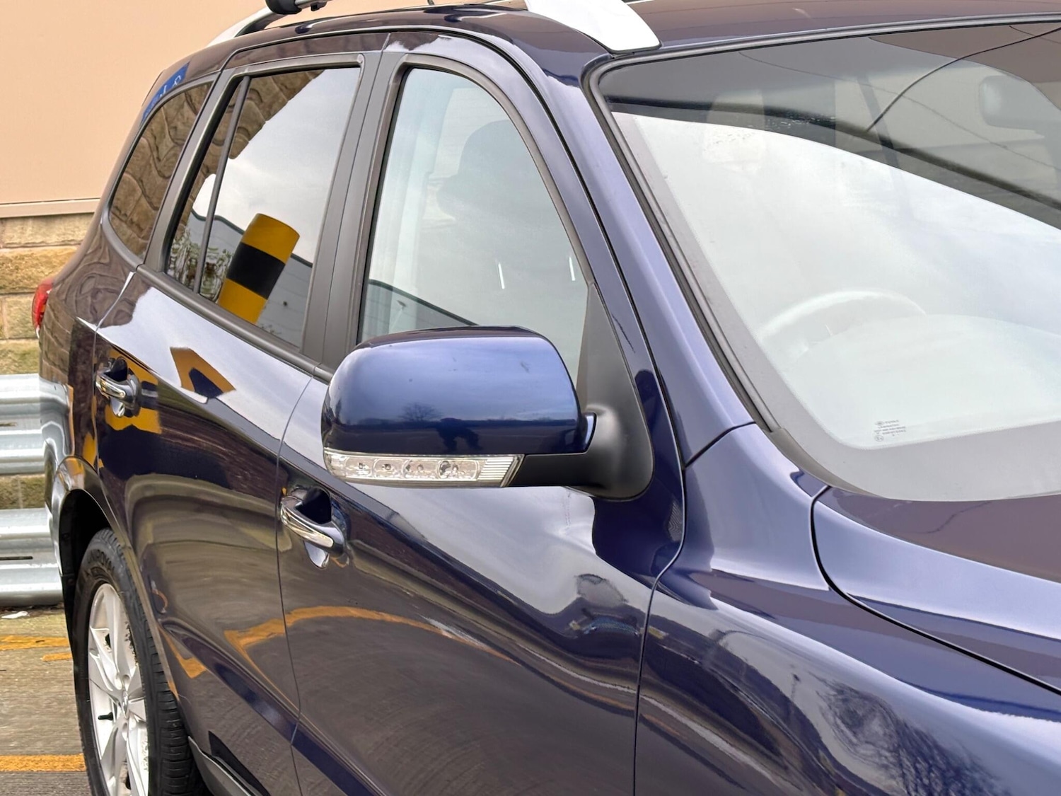 Used Hyundai Santa Fe 2011 for sale - 77120656: Photo 31