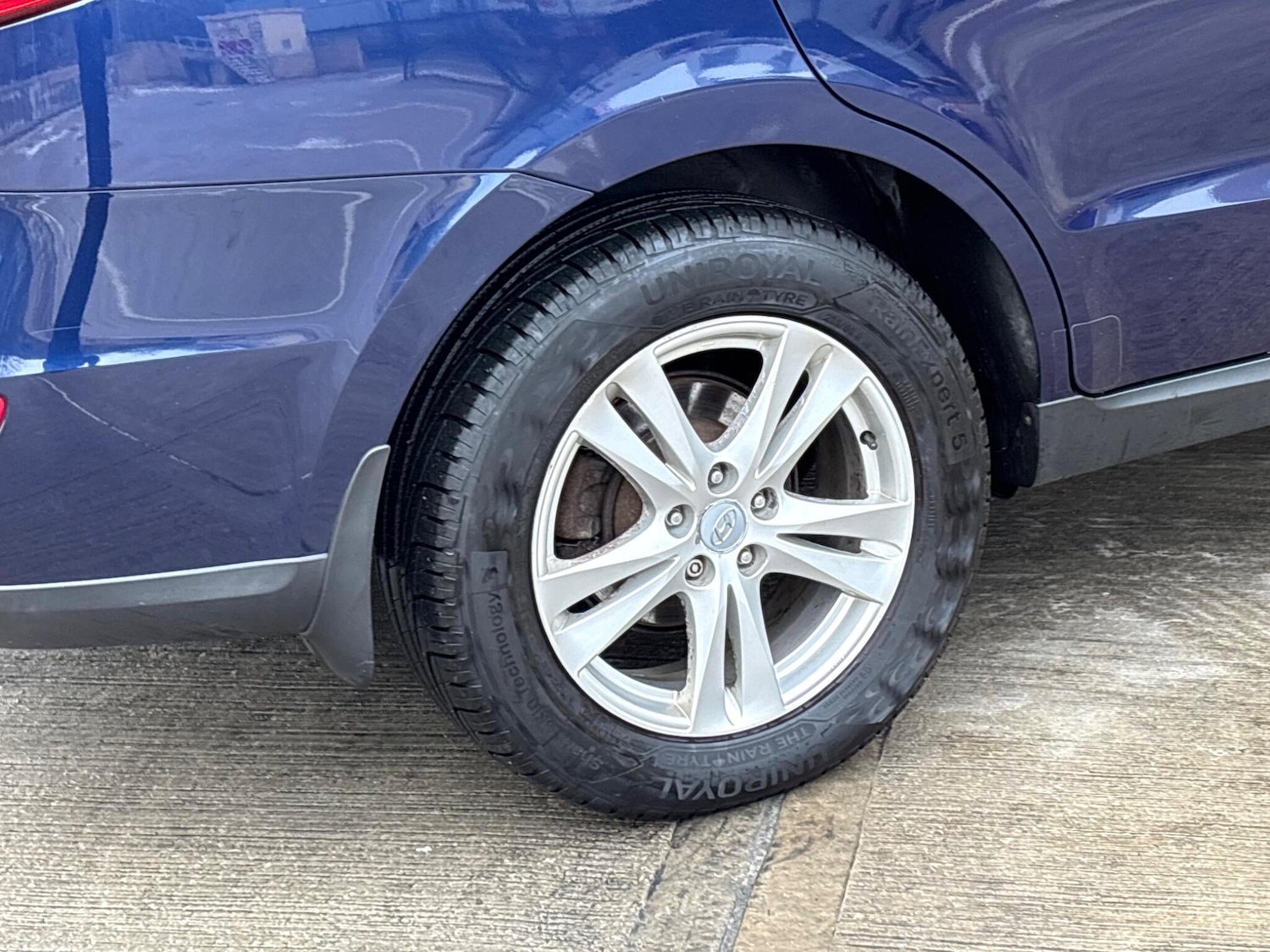 Used Hyundai Santa Fe 2011 for sale - 77120656: Photo 41