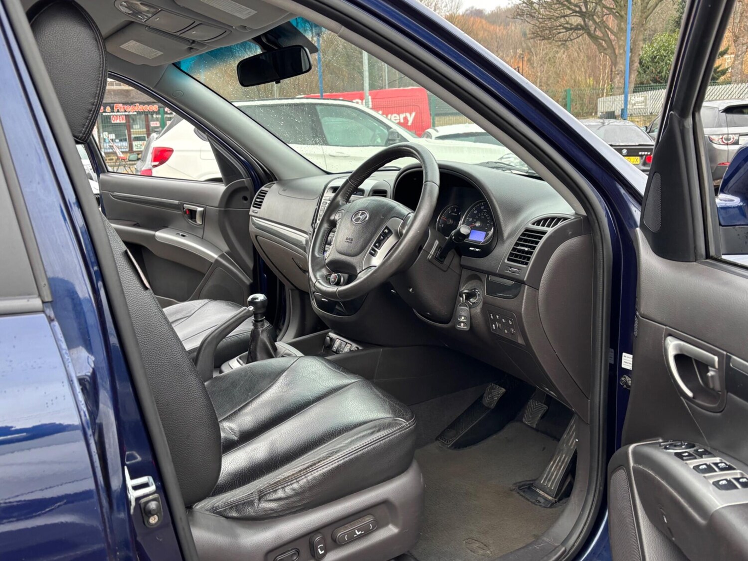 Used Hyundai Santa Fe 2011 for sale - 77120656: Photo 43