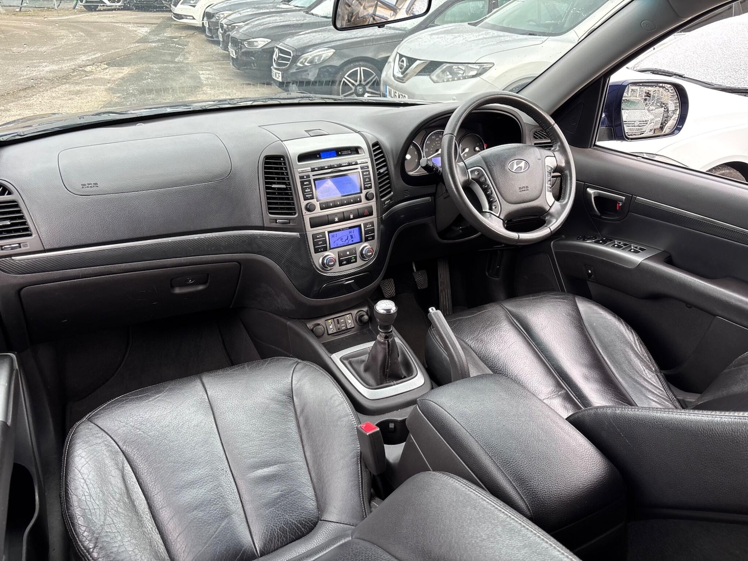 Used Hyundai Santa Fe 2011 for sale - 77120656: Photo 44