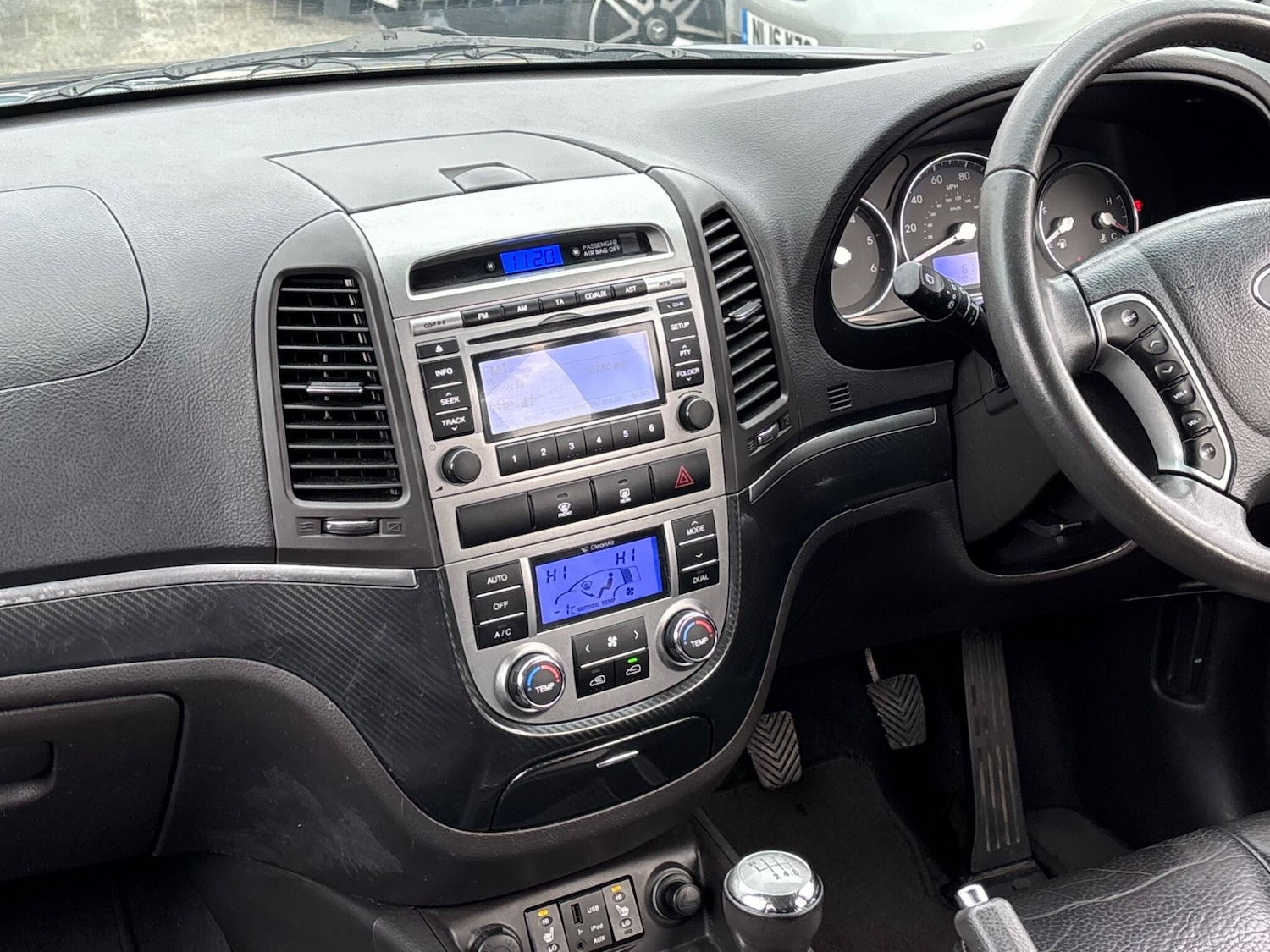 Used Hyundai Santa Fe 2011 for sale - 77120656: Photo 49