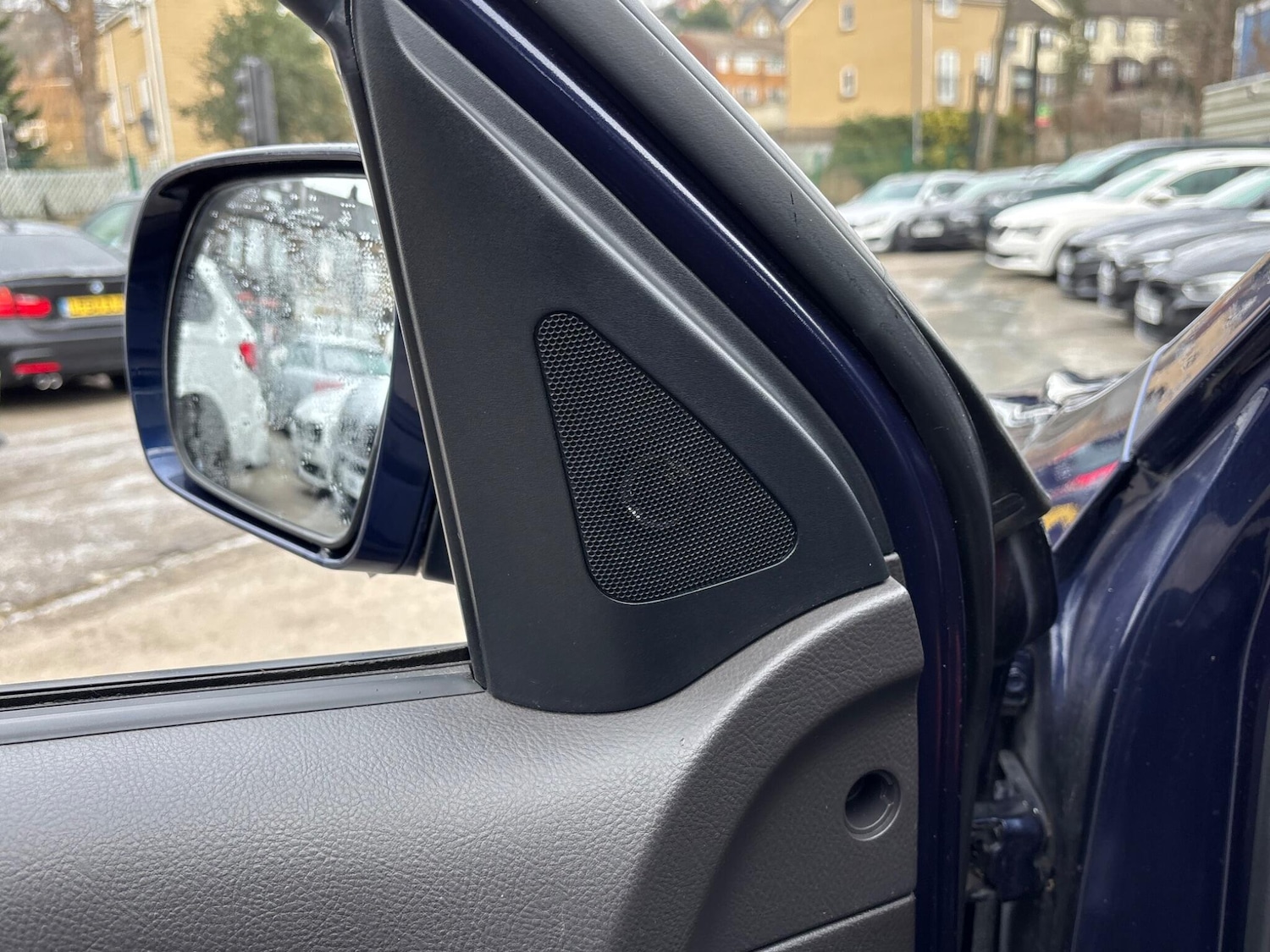 Used Hyundai Santa Fe 2011 for sale - 77120656: Photo 56