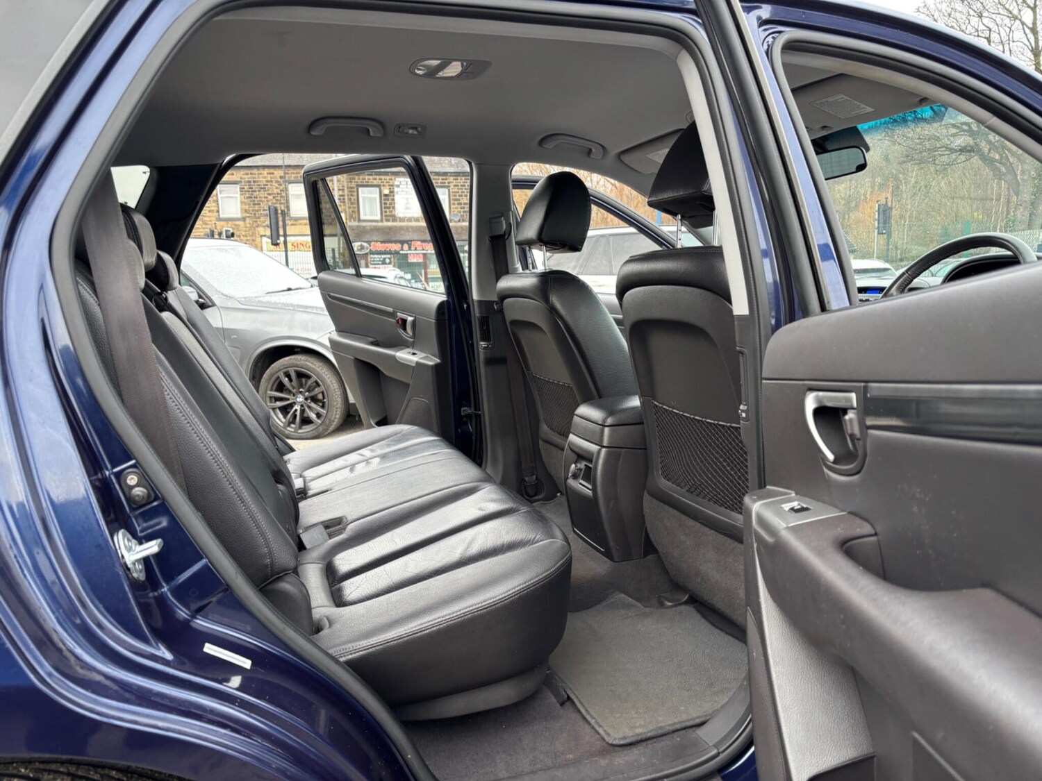 Used Hyundai Santa Fe 2011 for sale - 77120656: Photo 61