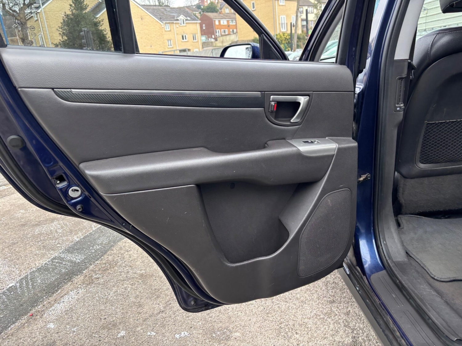 Used Hyundai Santa Fe 2011 for sale - 77120656: Photo 69