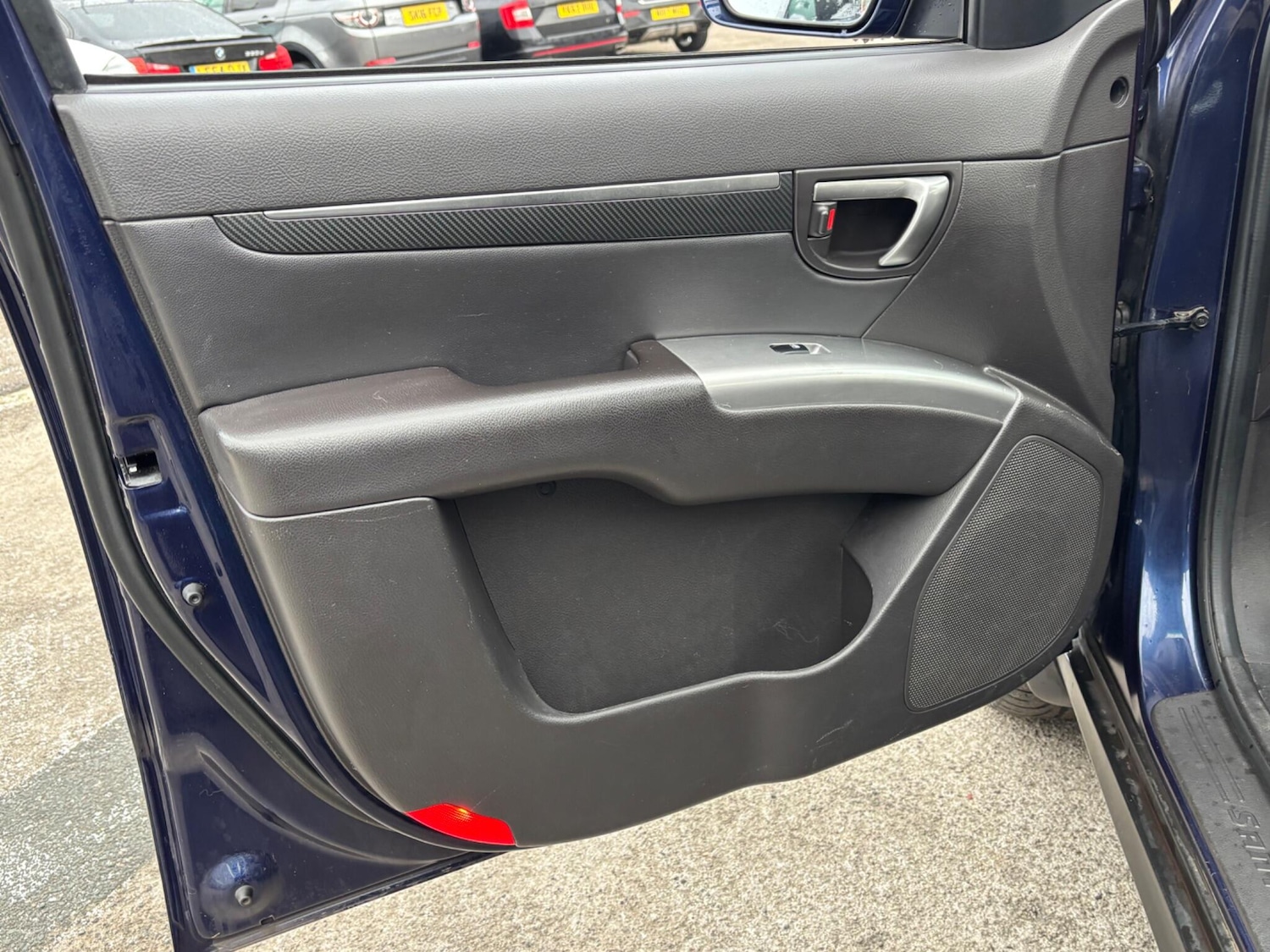 Used Hyundai Santa Fe 2011 for sale - 77120656: Photo 72