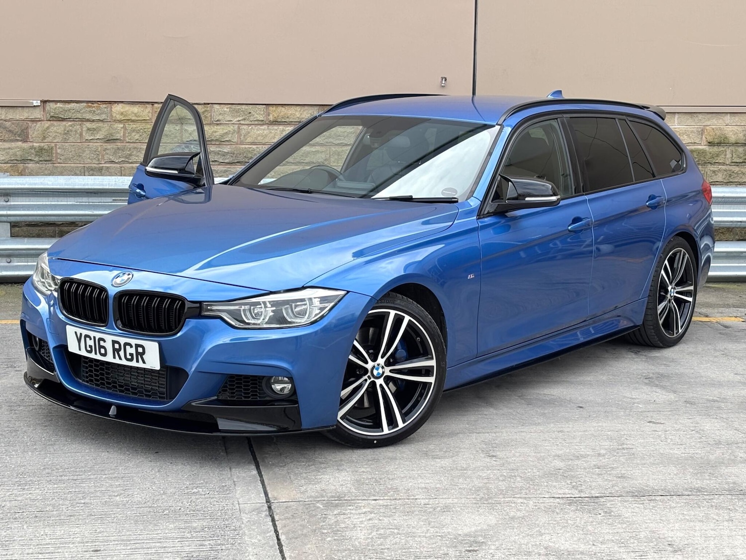 Used BMW 3 Series 2016 for sale - 77724149: Photo 2