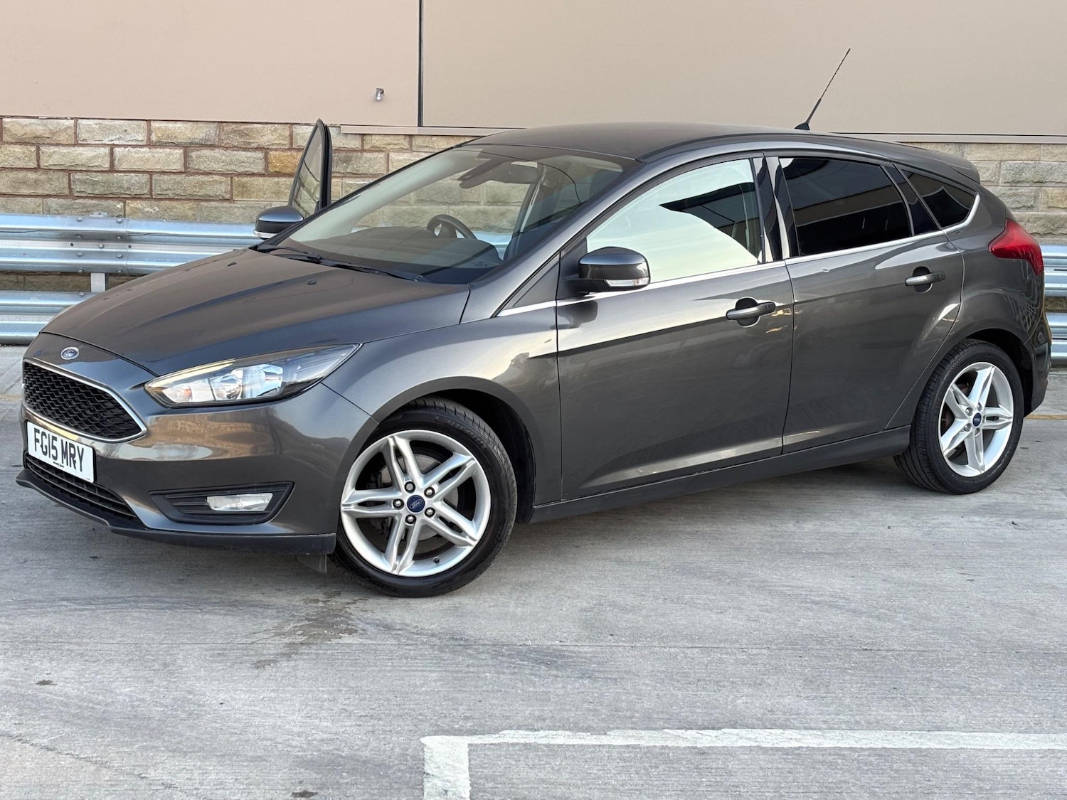 Used Ford Focus for sale - 76990100: Photo 2