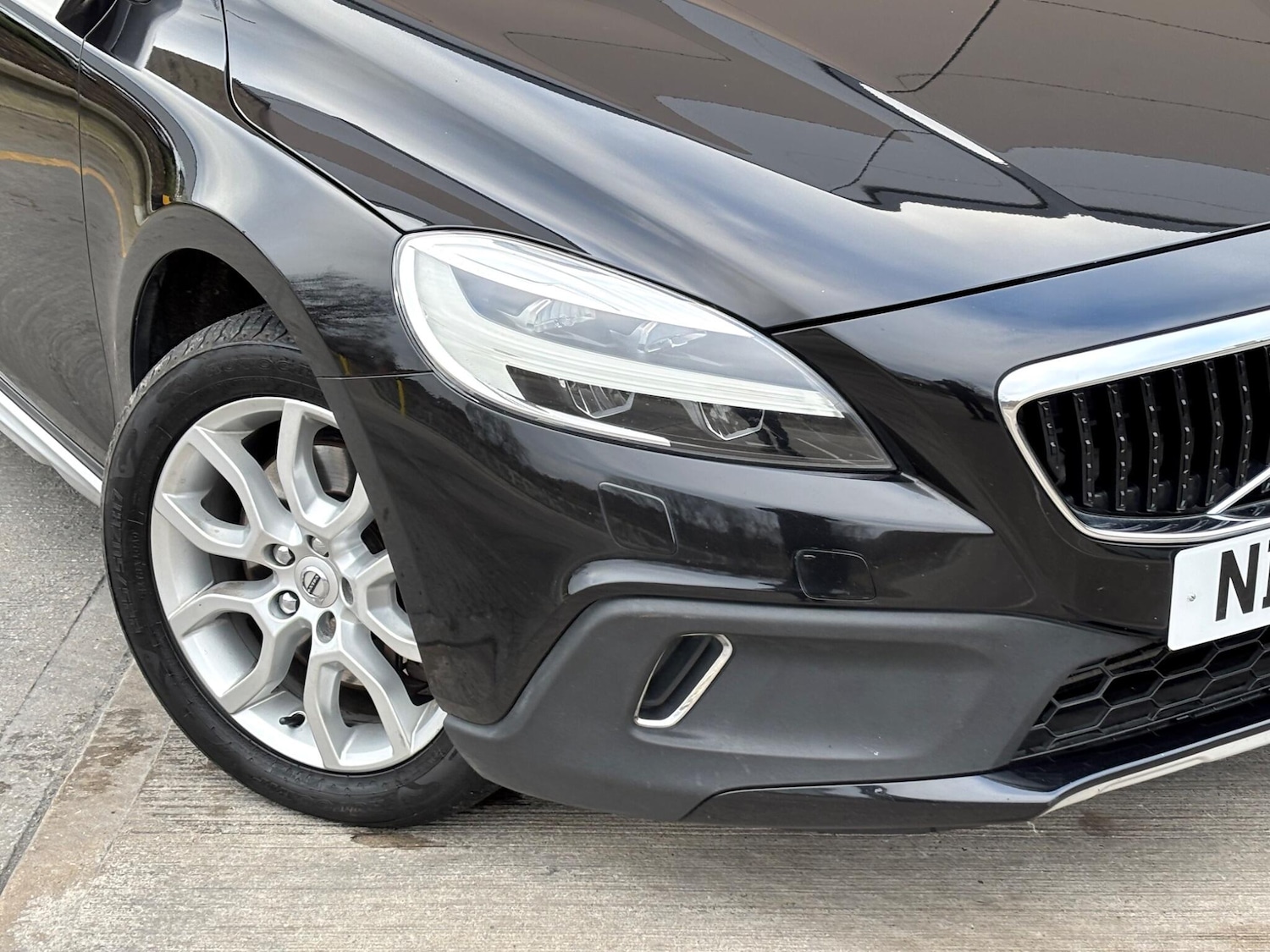 Used Volvo V40 2017 for sale - 77098078: Photo 28