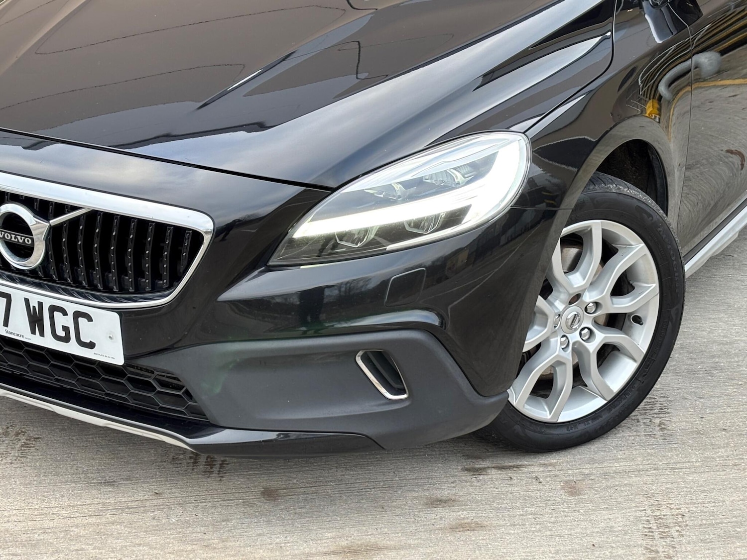 Used Volvo V40 2017 for sale - 77098078: Photo 29