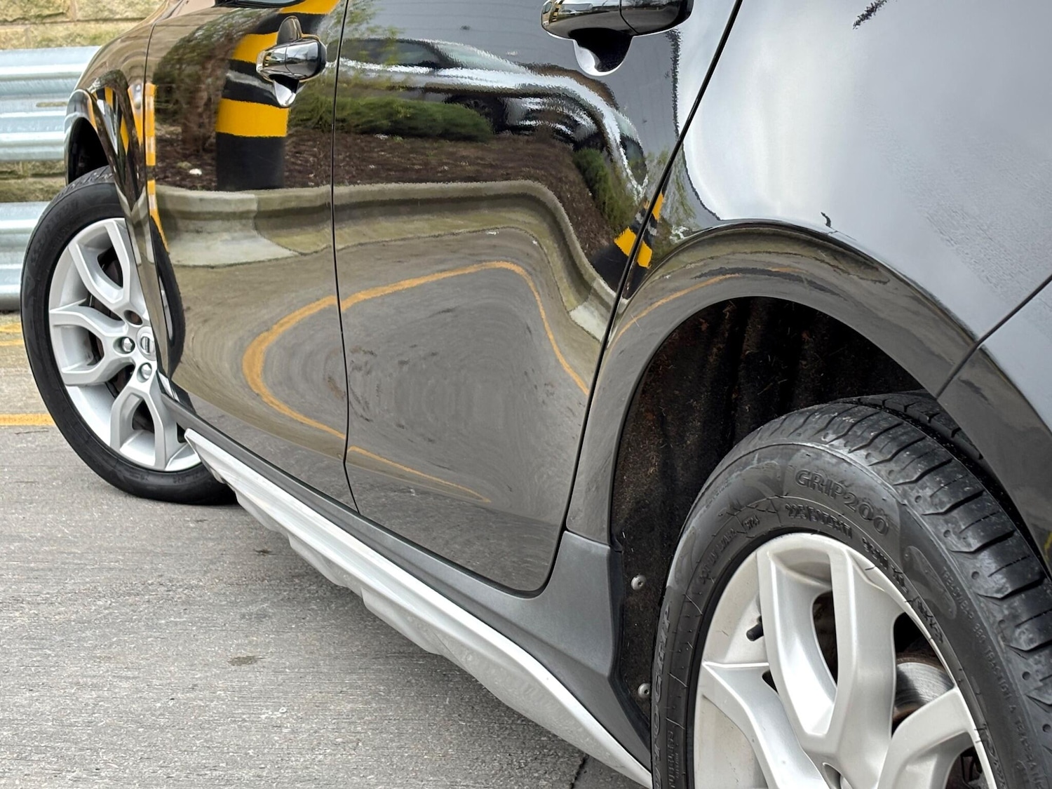 Used Volvo V40 2017 for sale - 77098078: Photo 34