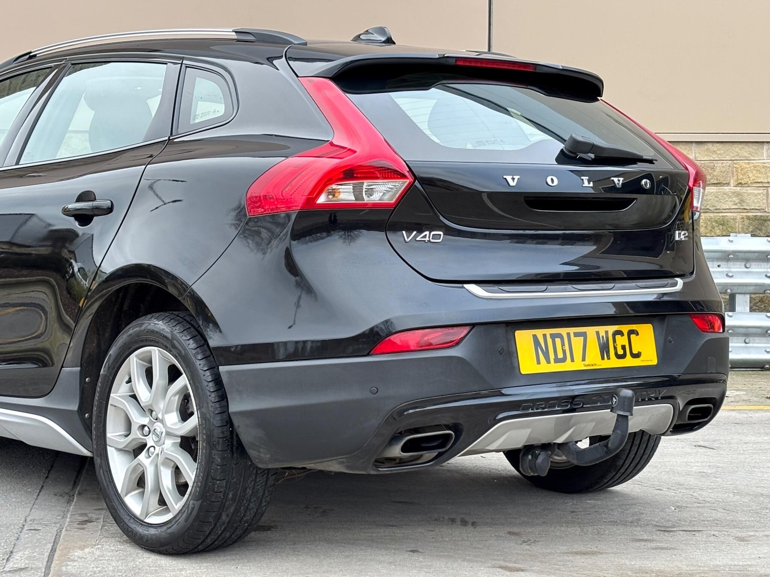 Used Volvo V40 2017 for sale - 77098078: Photo 37