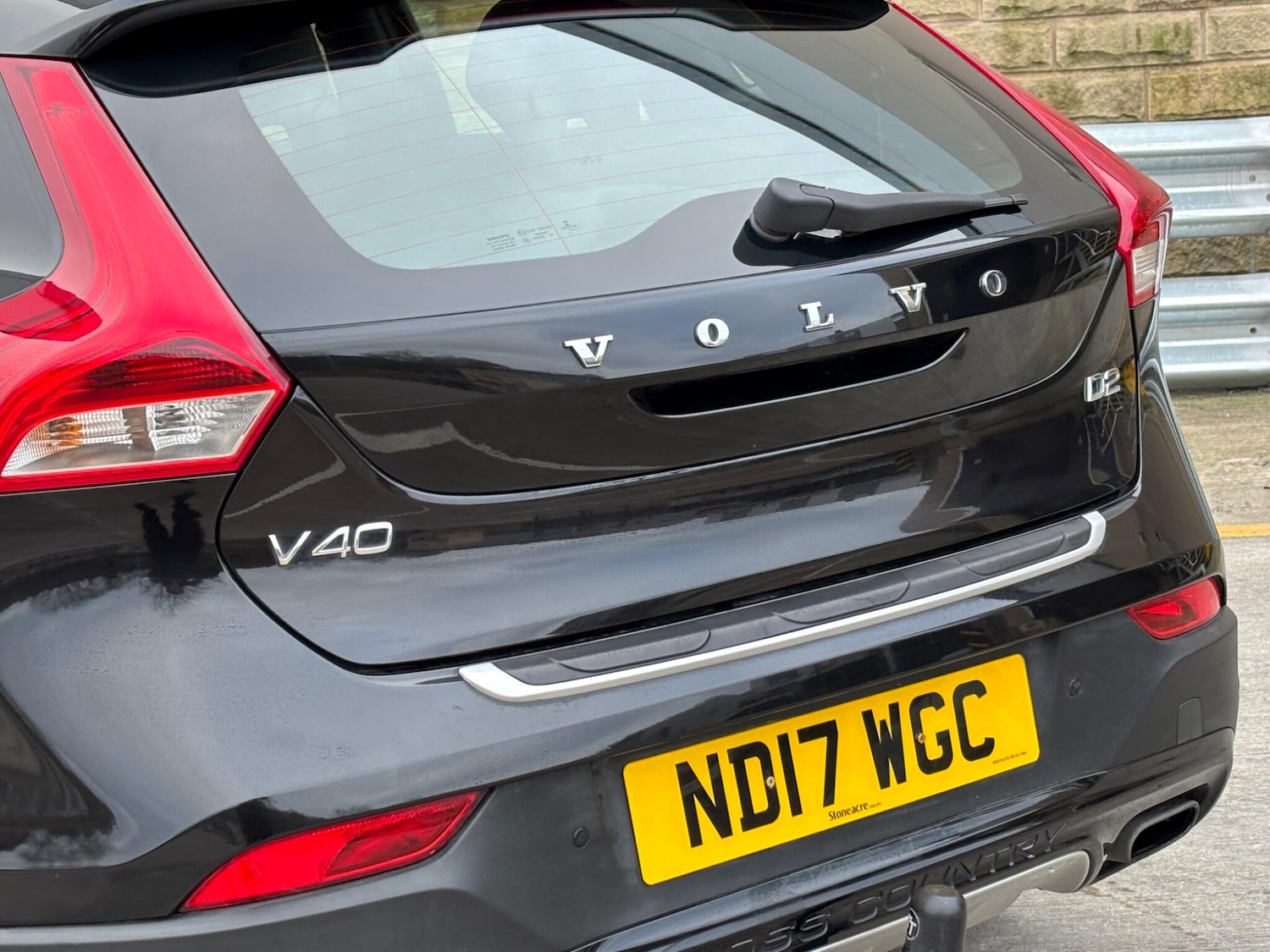 Used Volvo V40 2017 for sale - 77098078: Photo 40