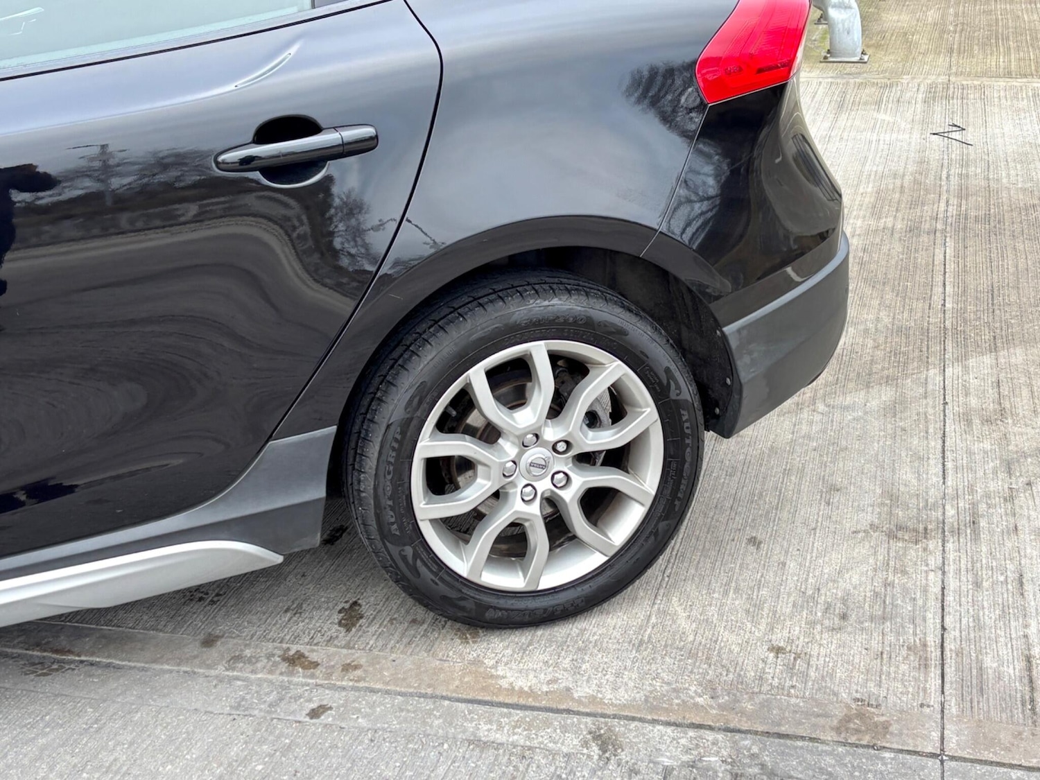 Used Volvo V40 2017 for sale - 77098078: Photo 44