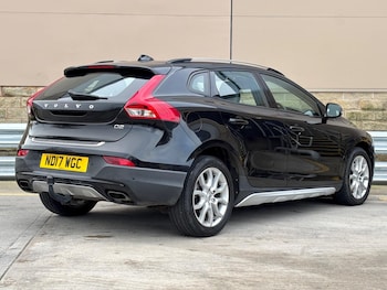 Used Volvo V40 2017 for sale - 77098078: Photo