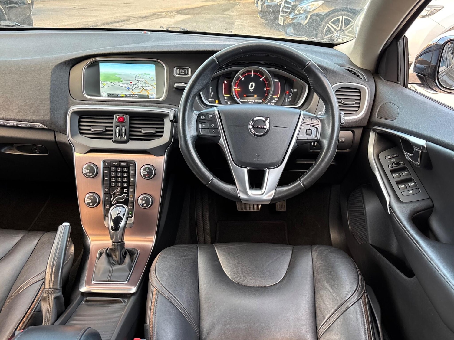 Used Volvo V40 2017 for sale - 77098078: Photo 50