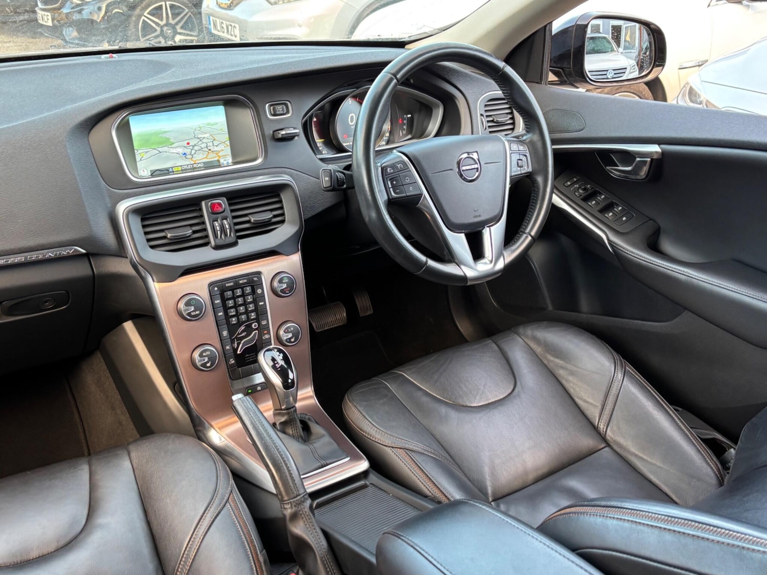 Used Volvo V40 2017 for sale - 77098078: Photo 51