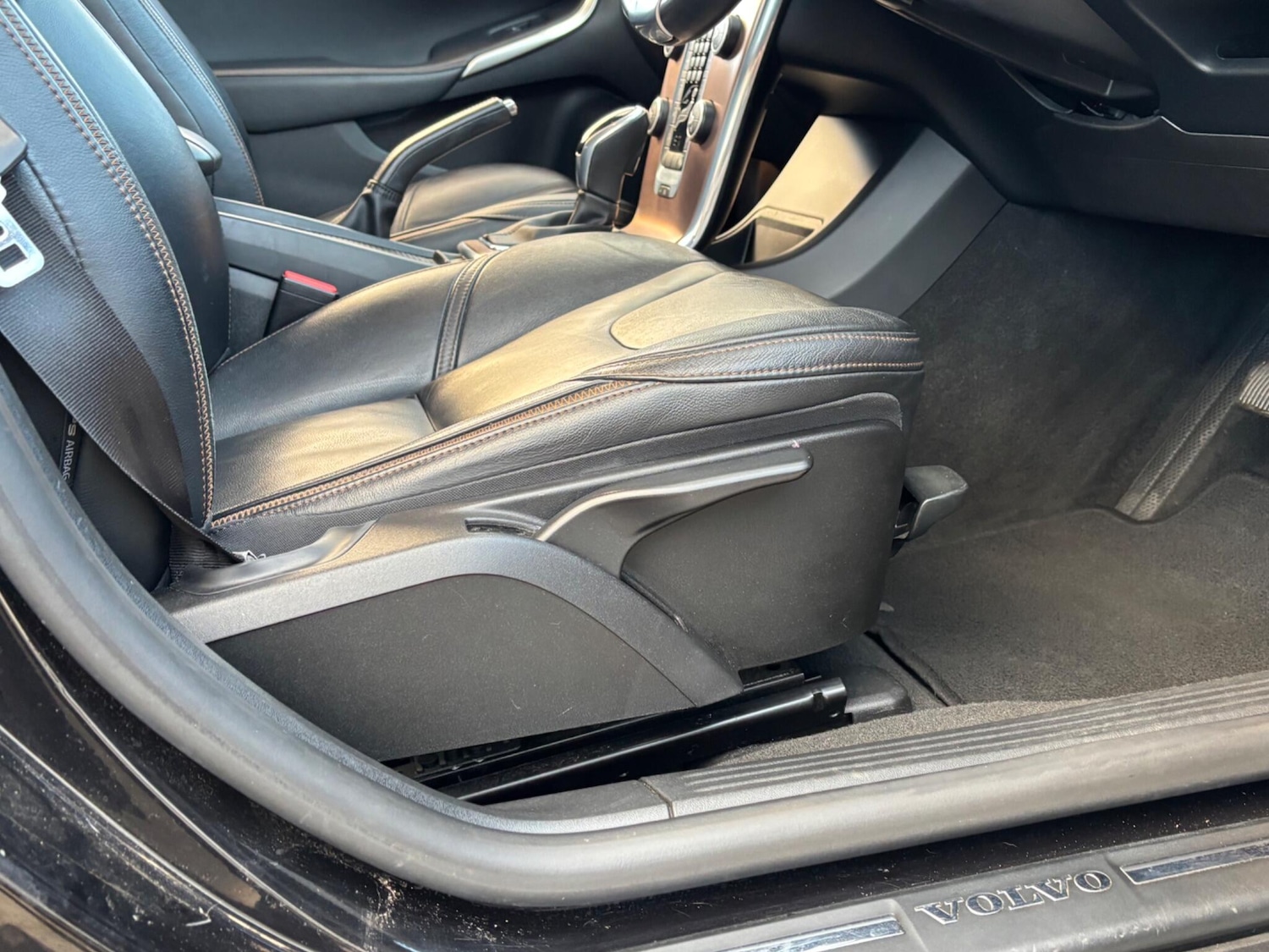 Used Volvo V40 2017 for sale - 77098078: Photo 62