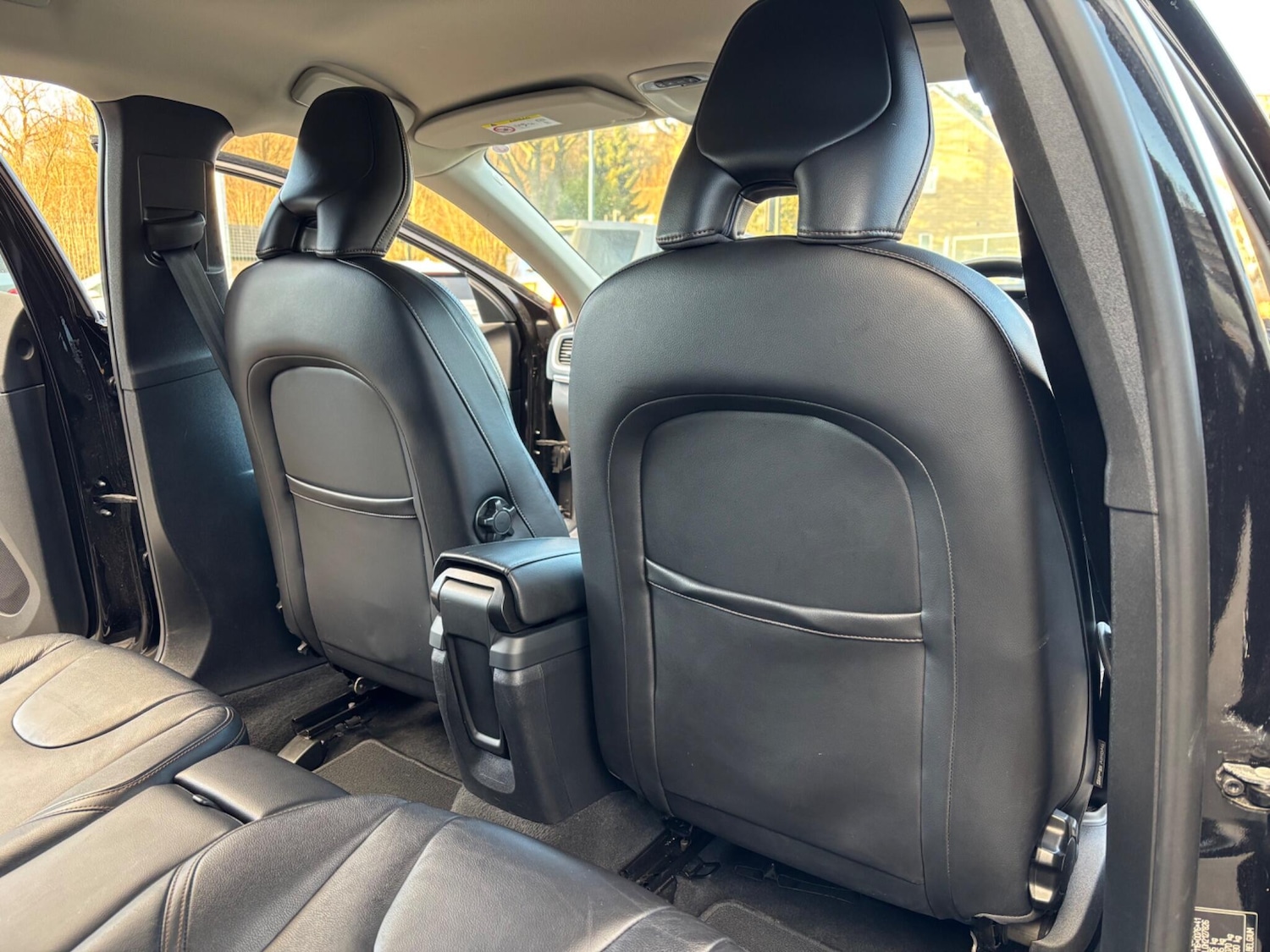 Used Volvo V40 2017 for sale - 77098078: Photo 67