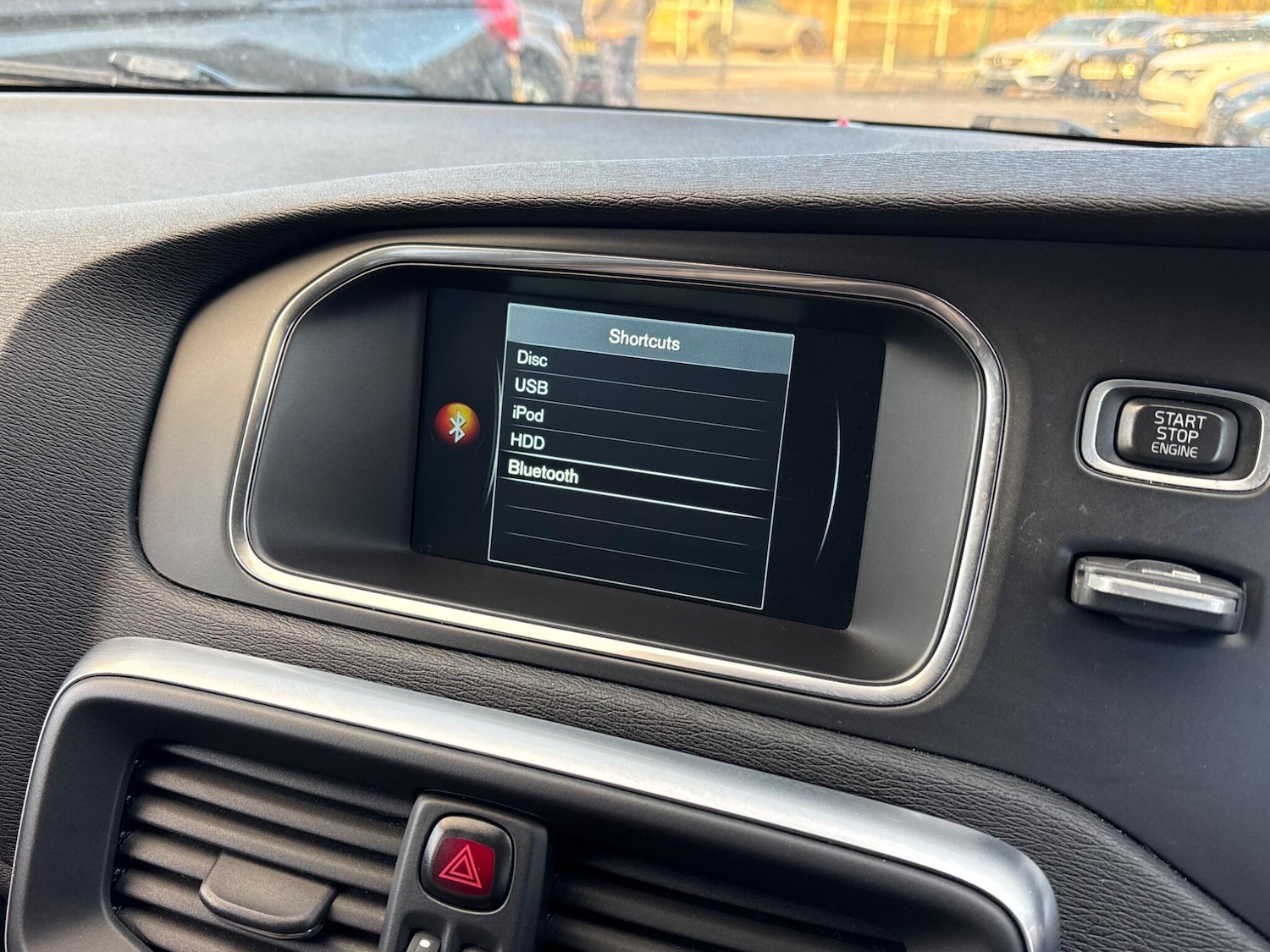 Used Volvo V40 2017 for sale - 77098078: Photo 77