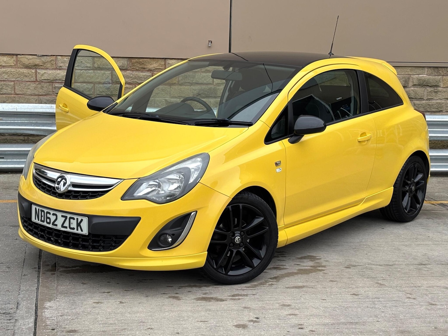Used Vauxhall Corsa 2013 for sale - 76295233: Photo 2