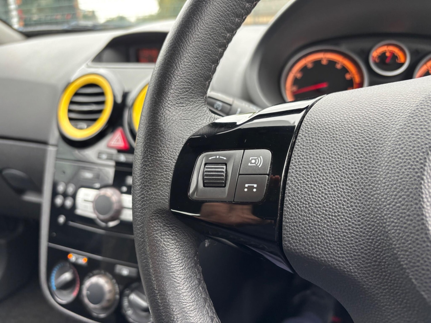 Used Vauxhall Corsa 2013 for sale - 76295233: Photo 60