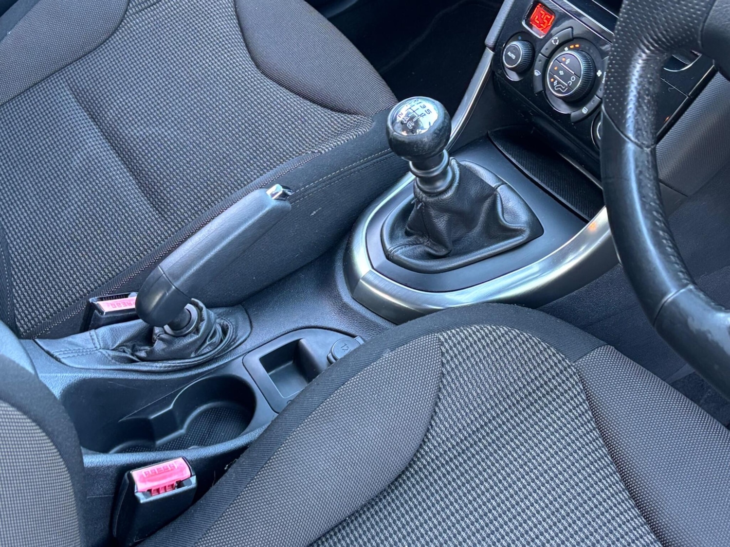 Used Peugeot 308 2013 for sale - 76936323: Photo 19