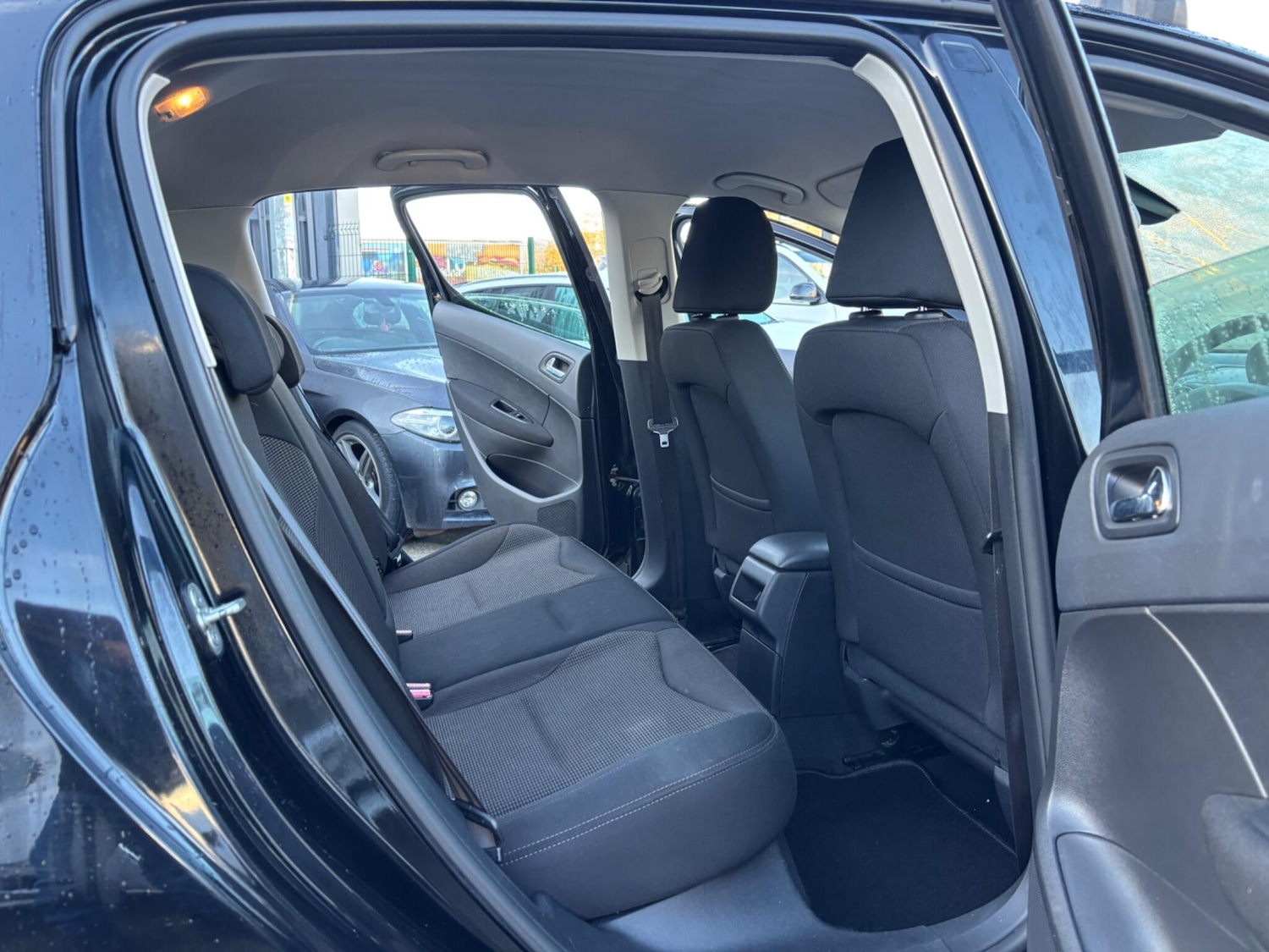 Used Peugeot 308 2013 for sale - 76936323: Photo 21