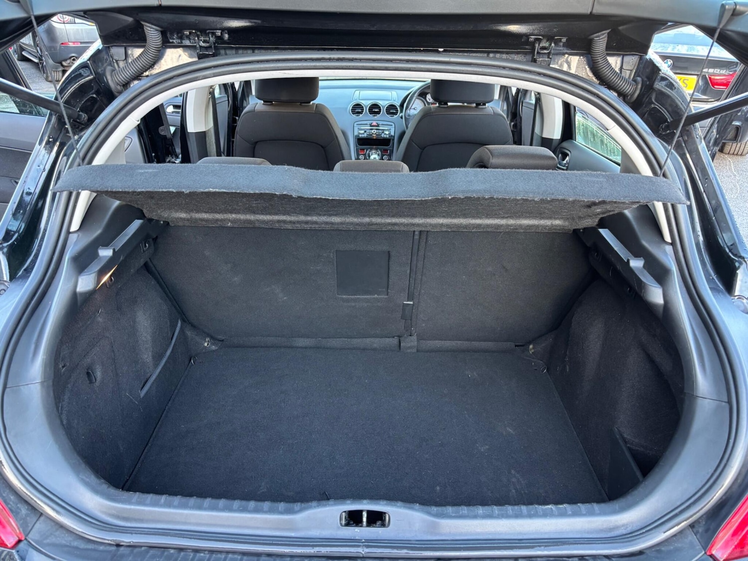 Used Peugeot 308 2013 for sale - 76936323: Photo 23